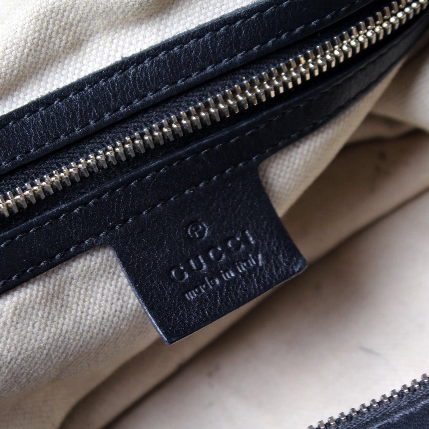 247205 Boston Bag Leather