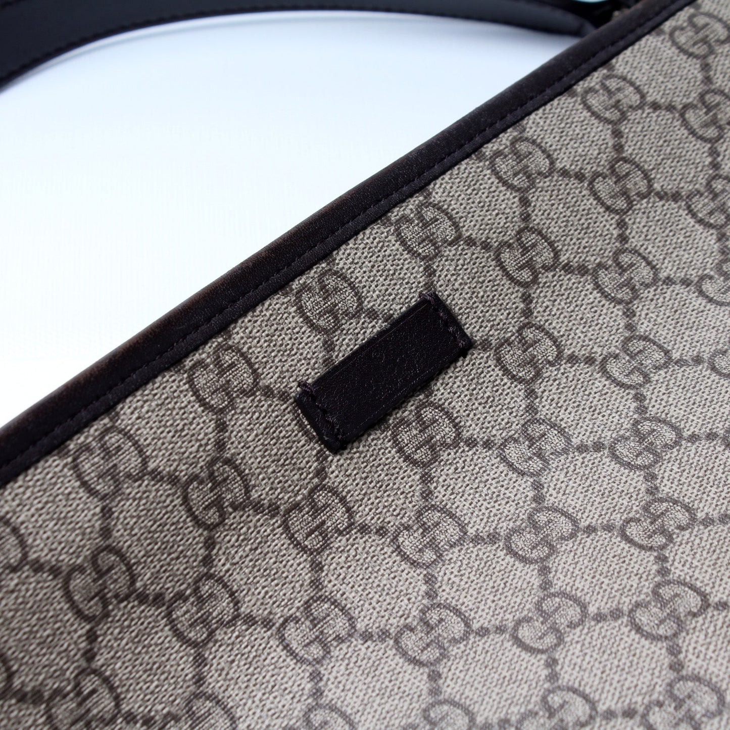 388924 GG Canvas Crossbody