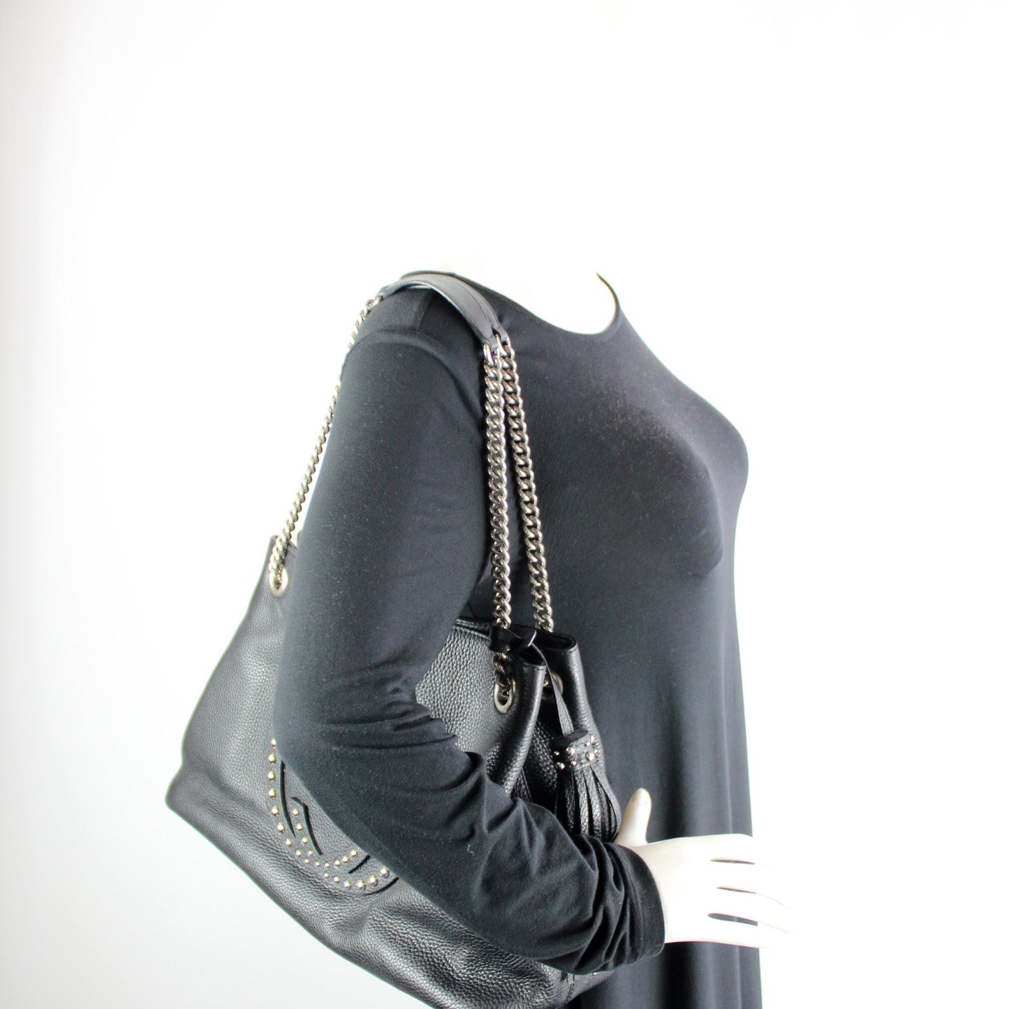 308982 Soho Leather Shoulder Medium Studded