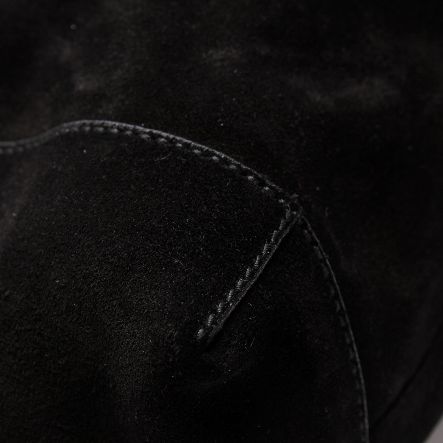 101333 Suede Shoulder Bag