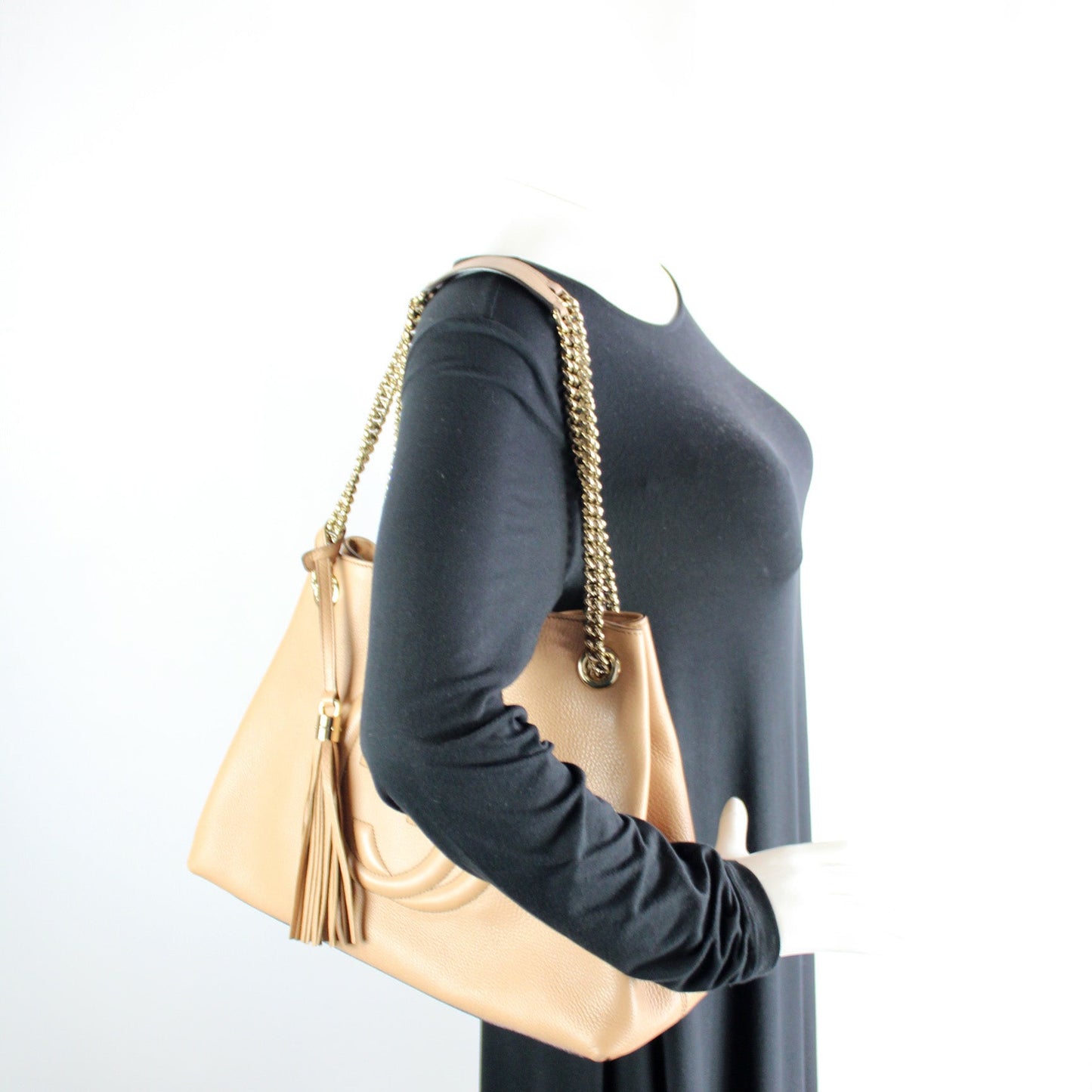 308982 Soho Leather Shoulder Medium