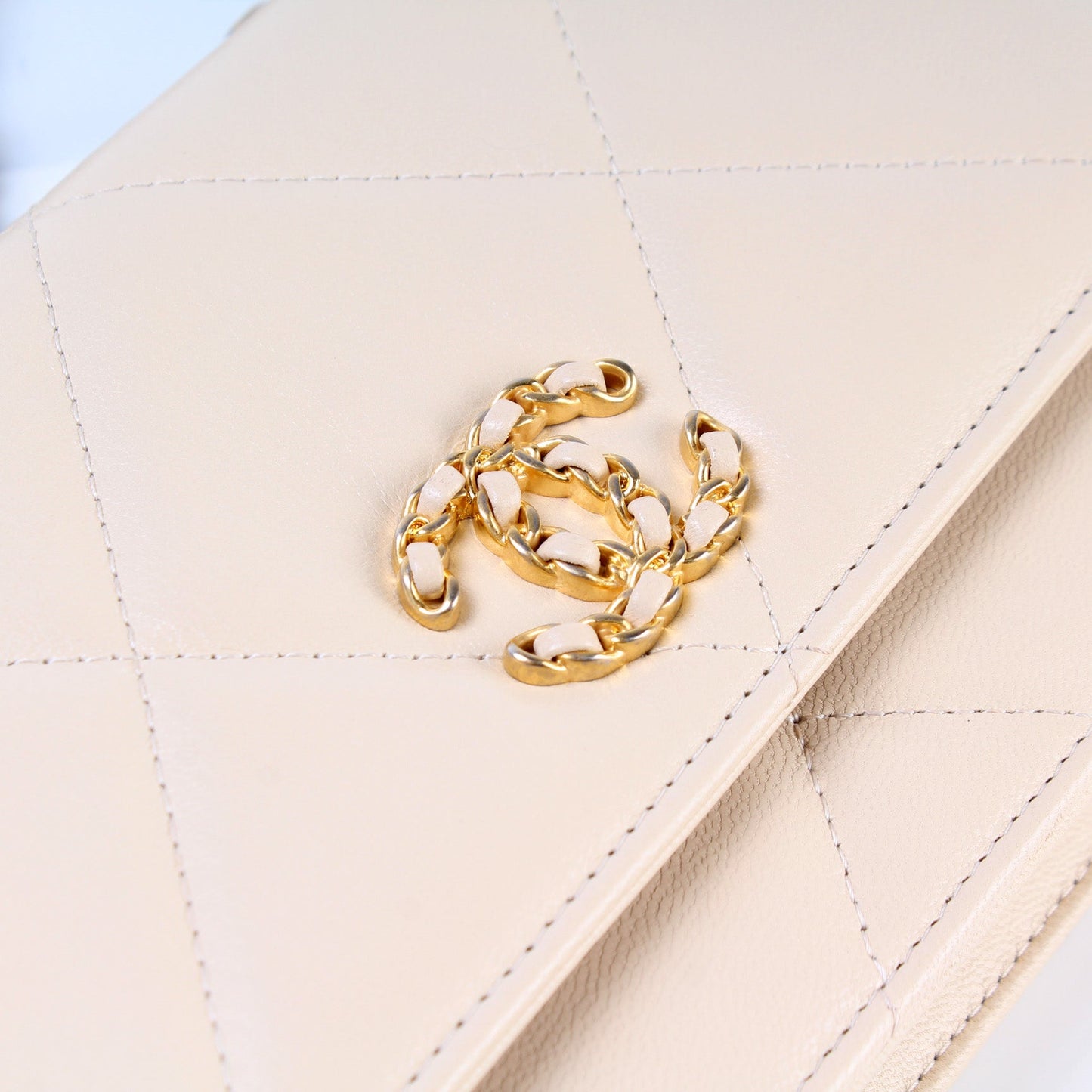 Chanel 19 WOC Quilted Lambskin 30M