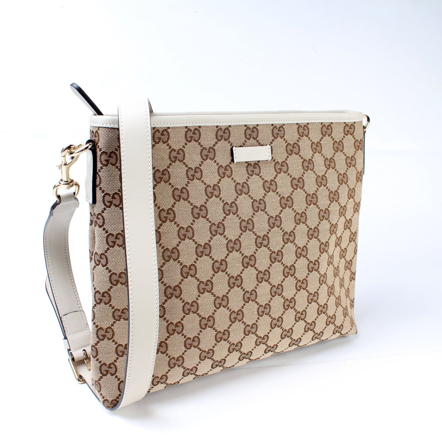 388924 GG Canvas Crossbody