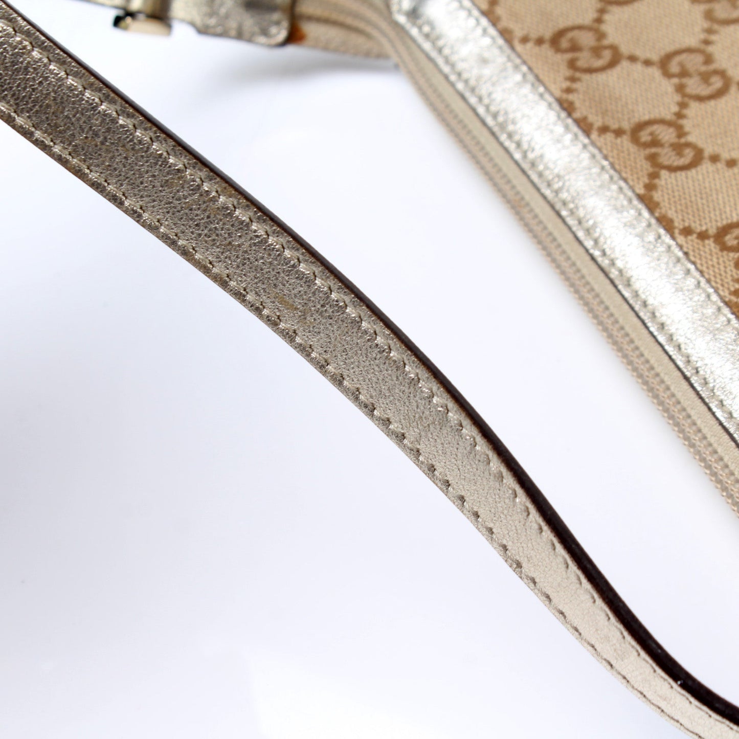 145750 GG Canvas D Ring Cosmetic Case