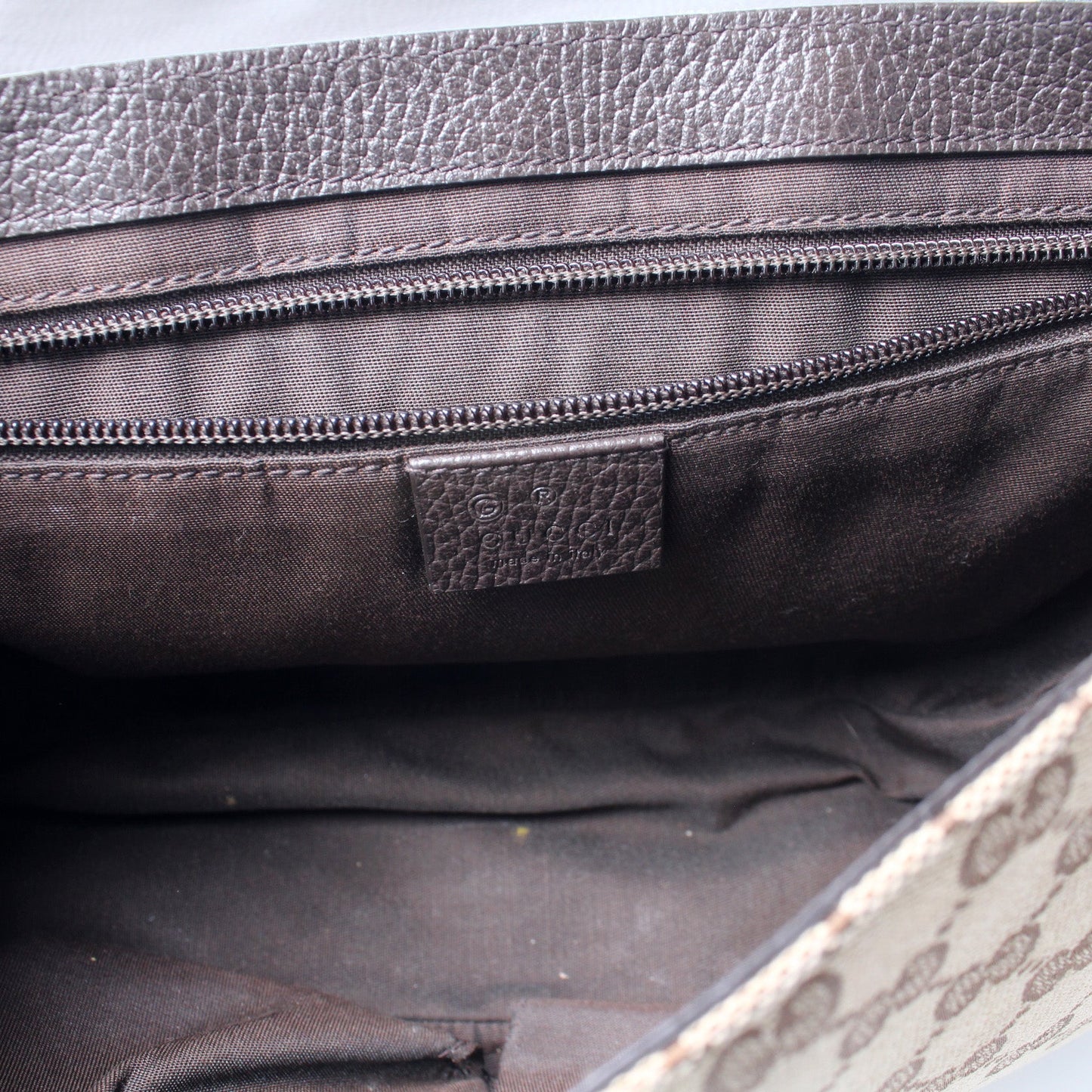 449172 GG Canvas Messenger