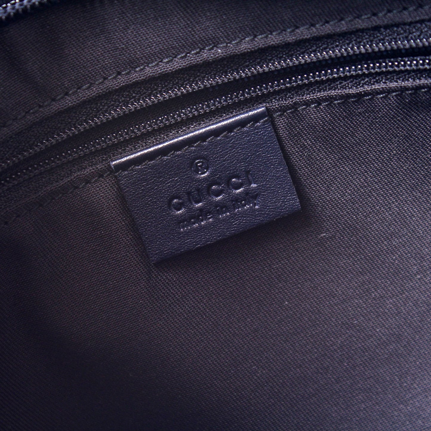 388924 GG Supreme Crossbody