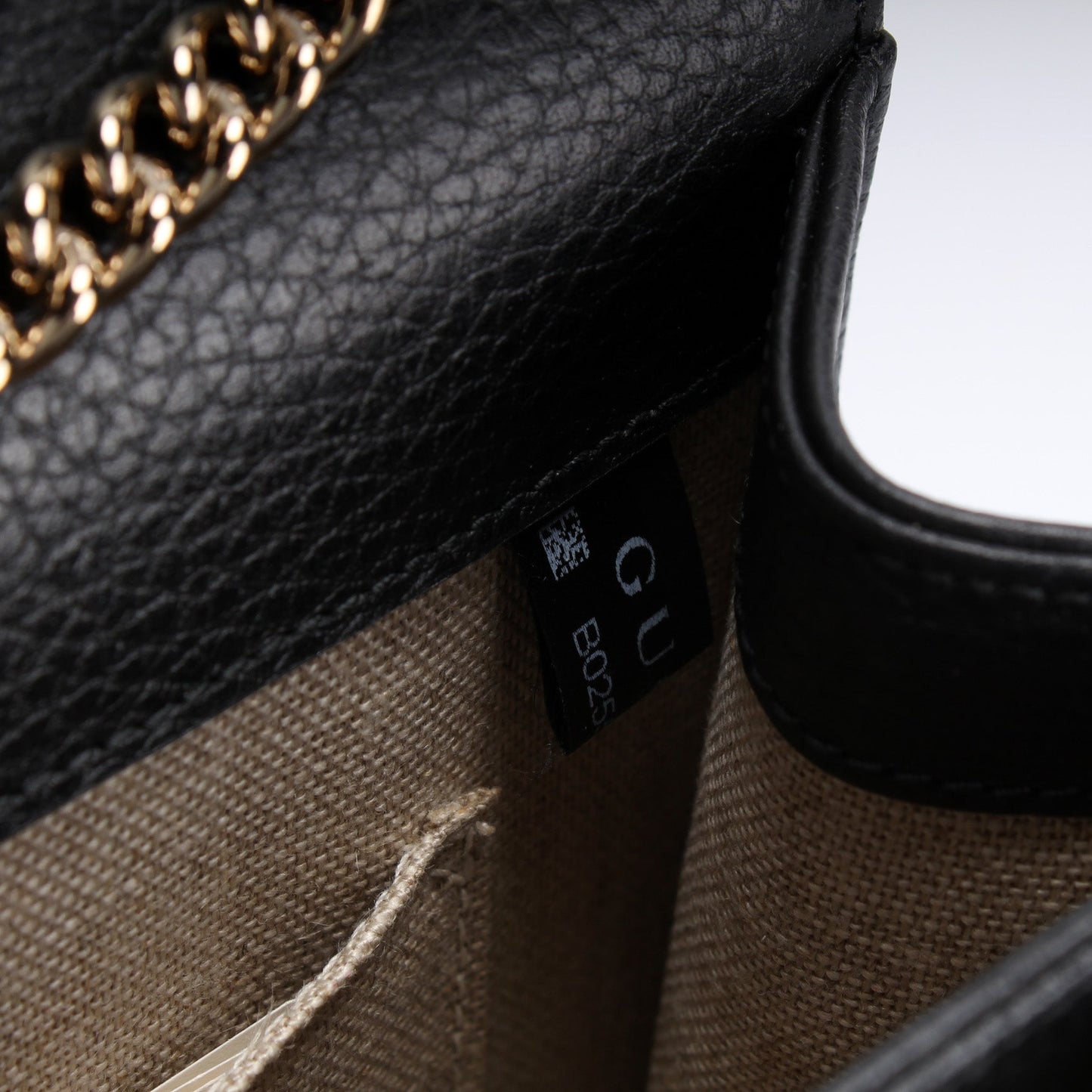 510304 Interlocking Small Crossbody