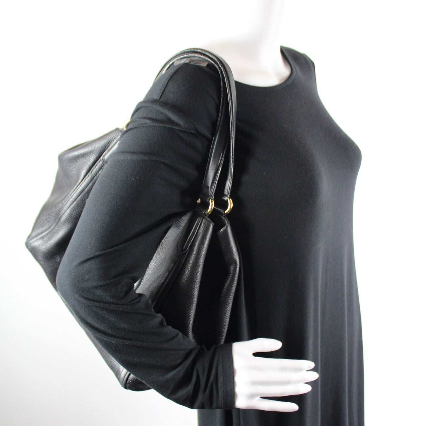 282309 Soho Leather Hobo Medium