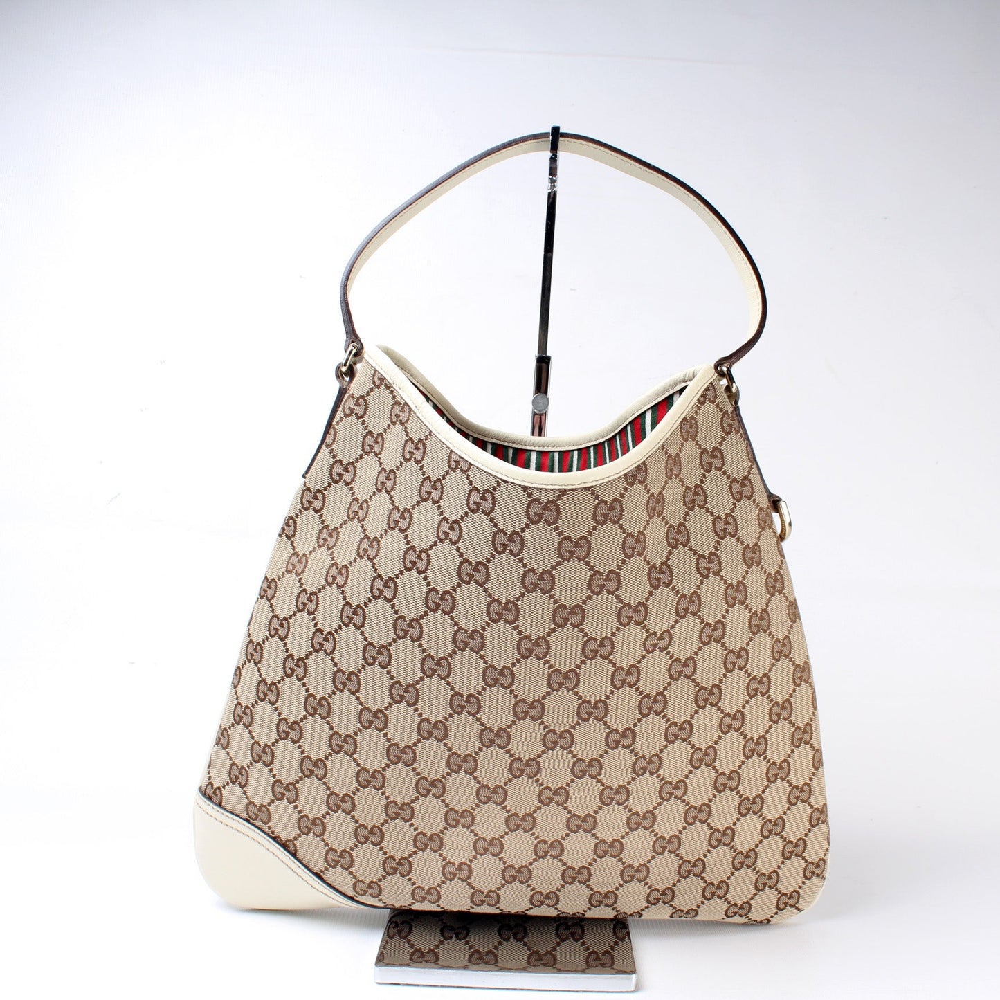 169947 Britt Shoulder Bag