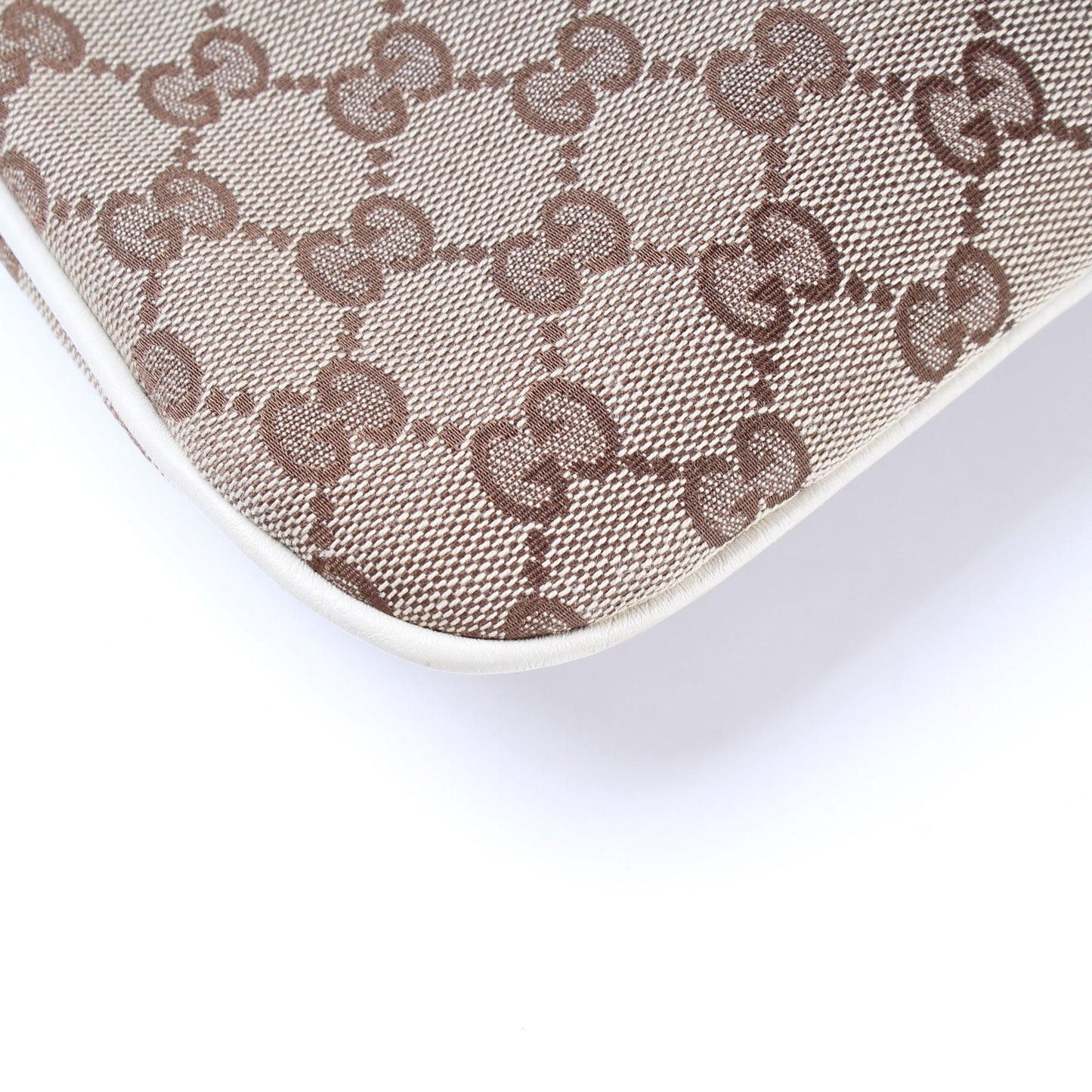 169947 Britt Shoulder Bag