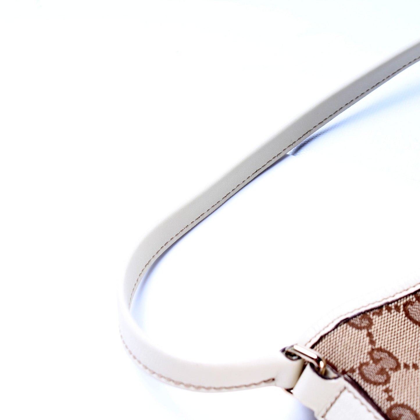 169947 Britt Shoulder Bag