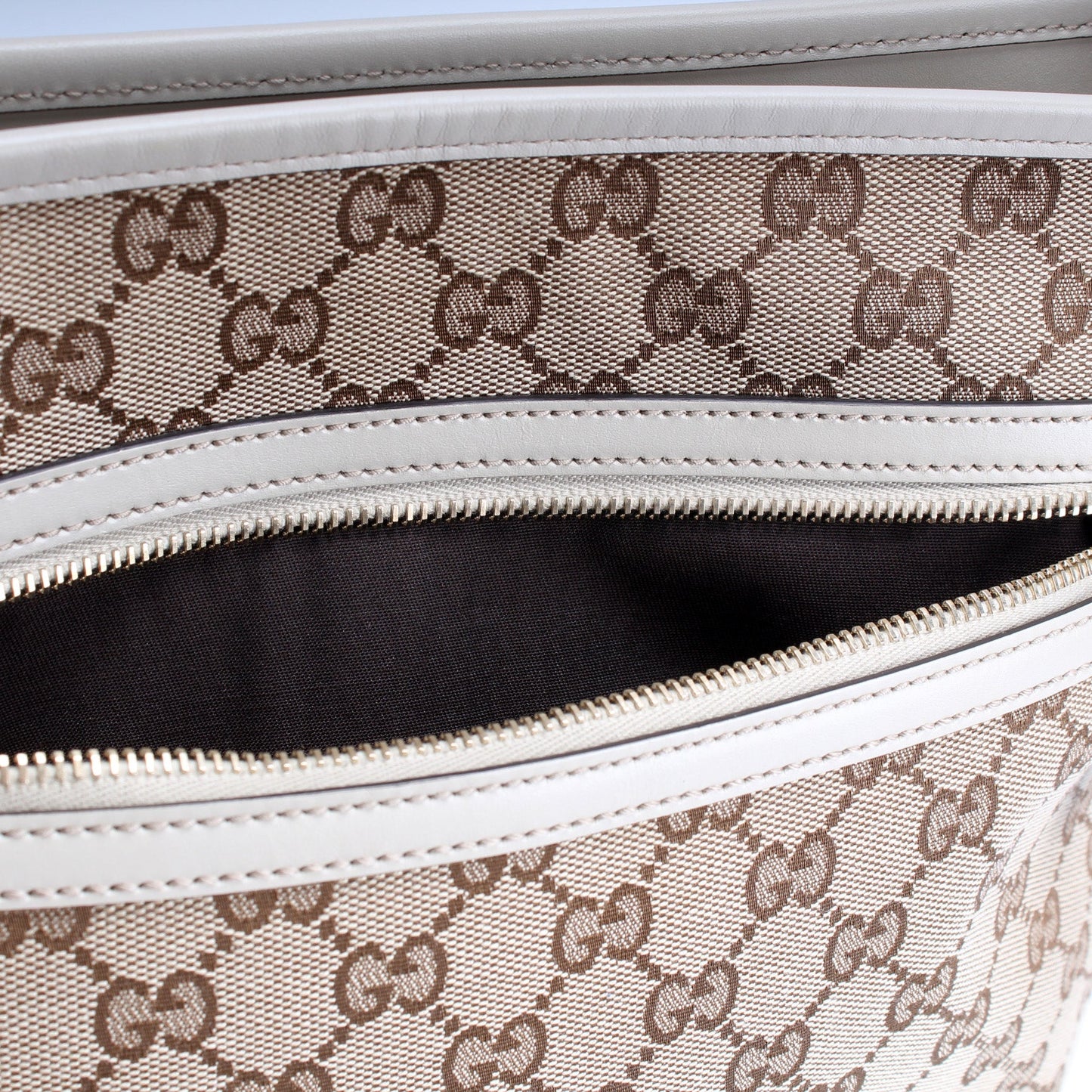 388930 GG Canvas Shoulder Bag