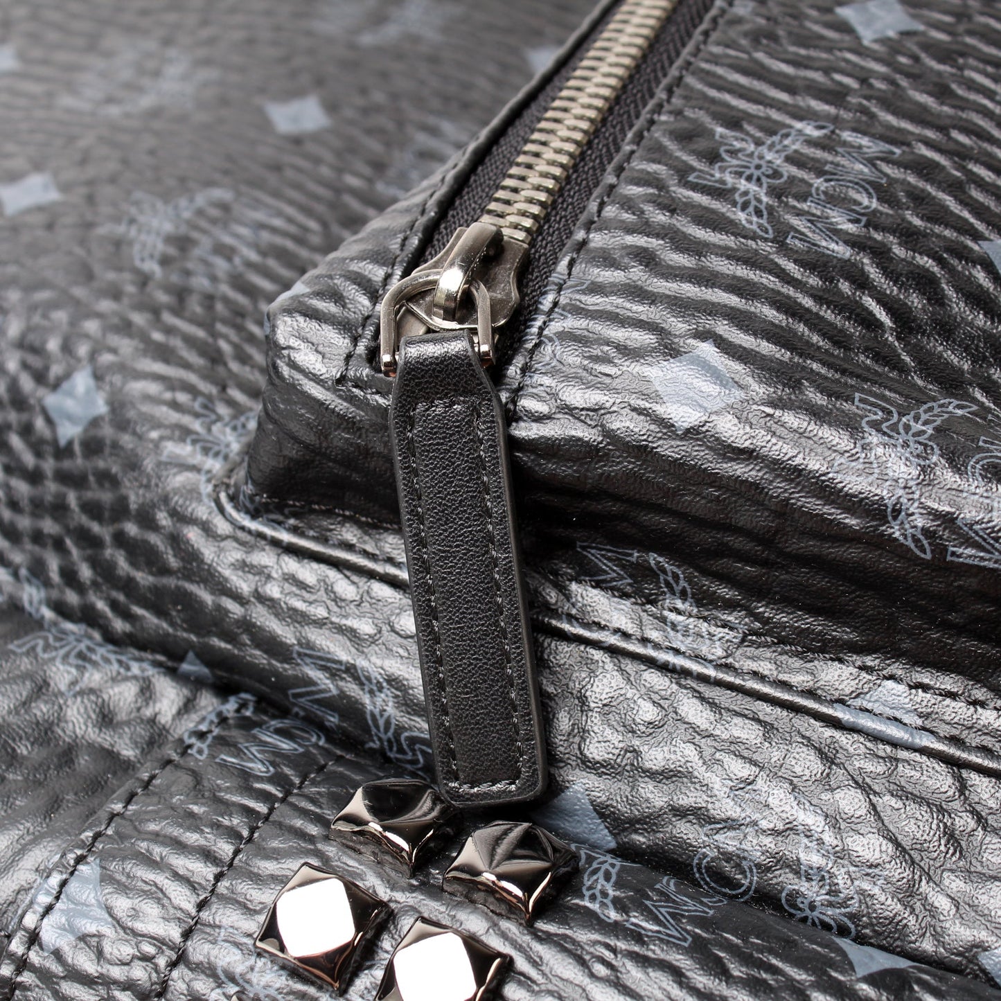 Stark Backpack Medium