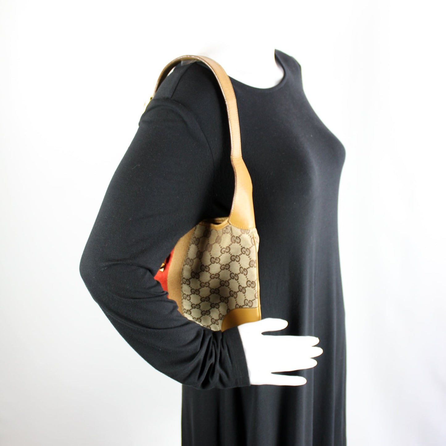 001.4057 GG Canvas Jackie Hobo