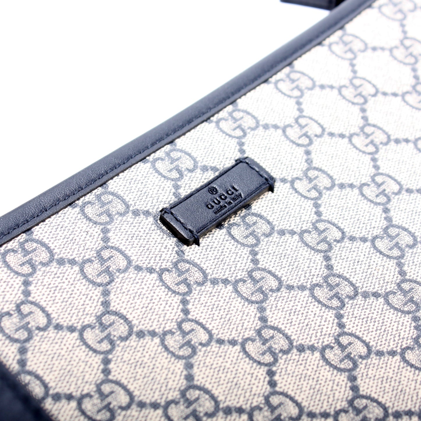GG Supreme Crossbody 388924