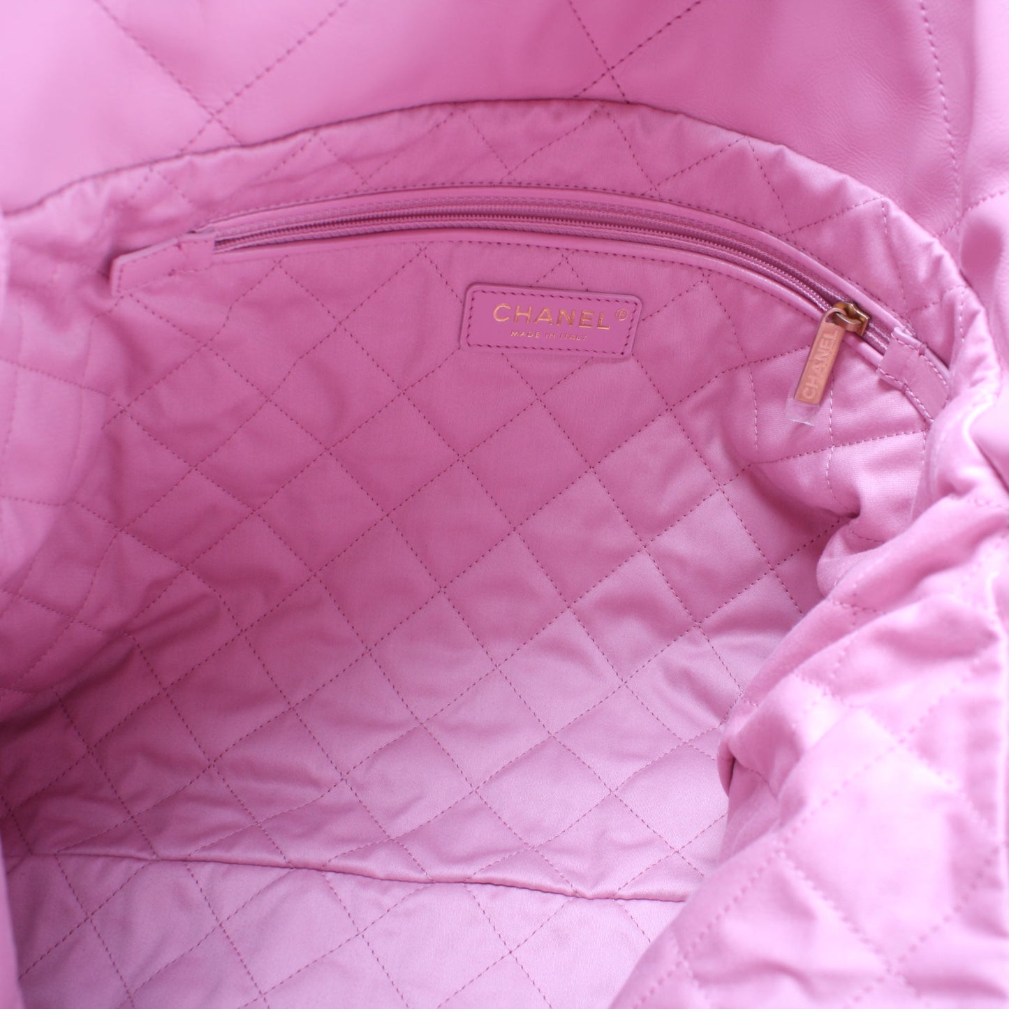Chanel 22 Handbag