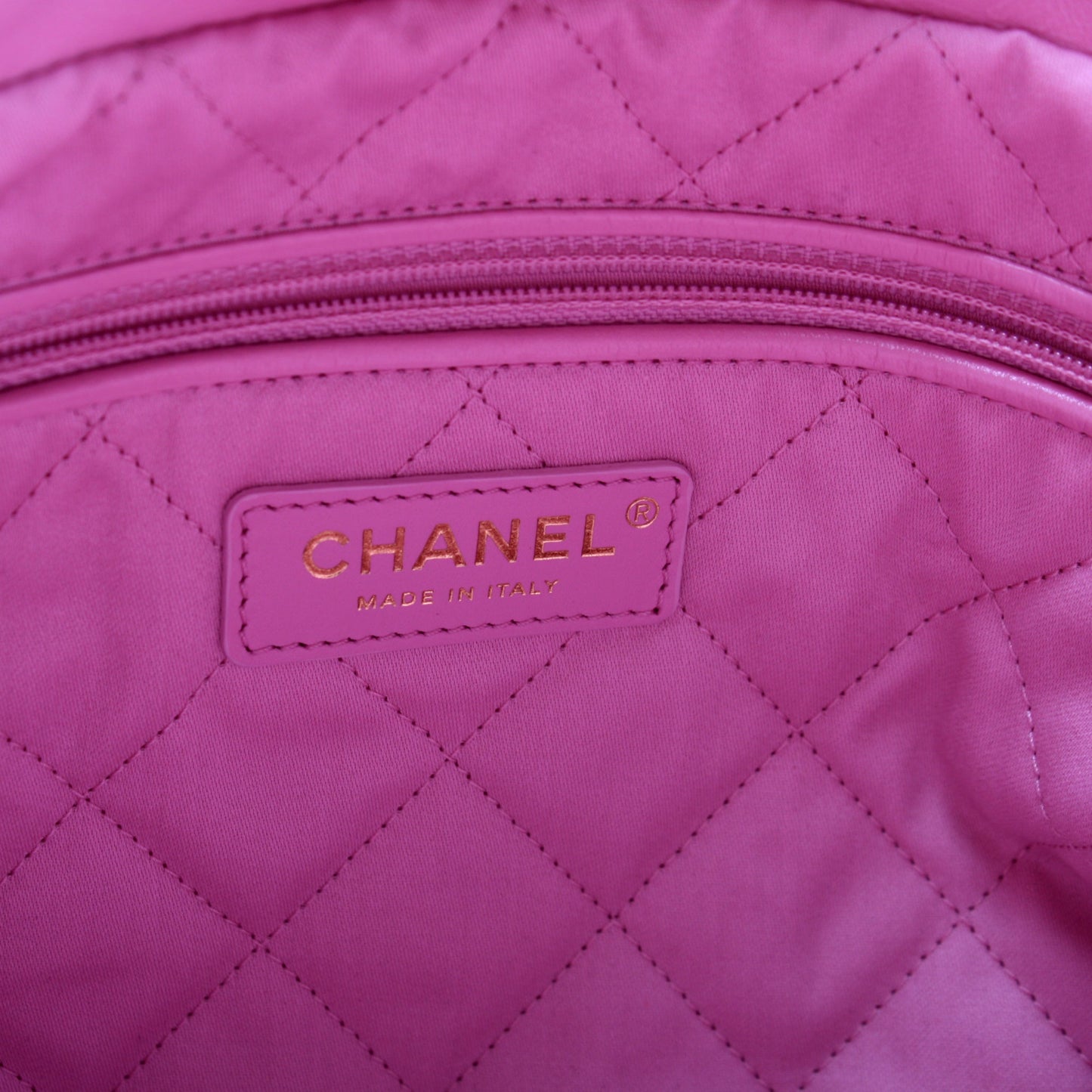 Chanel 22 Handbag