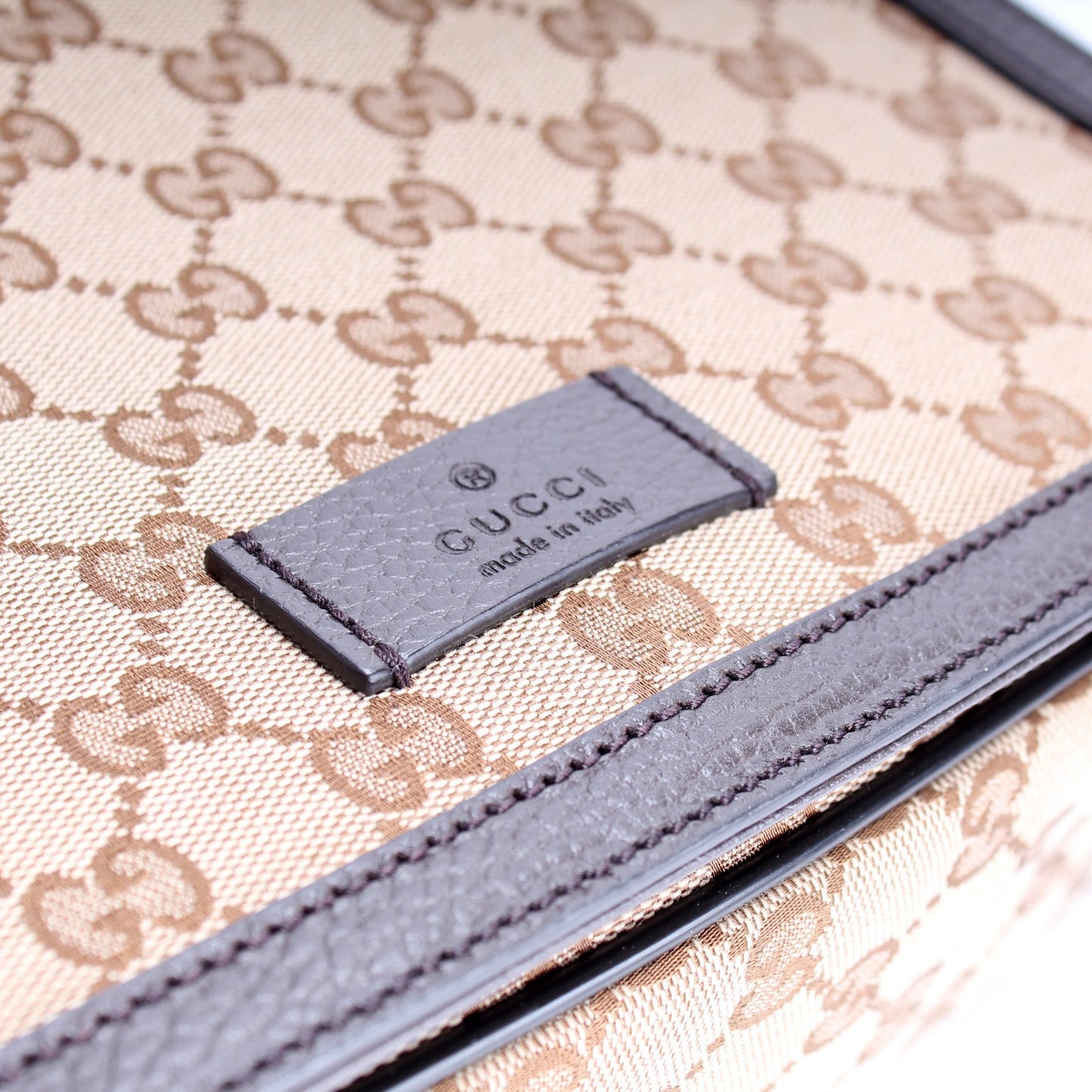449172 GG Canvas Messenger