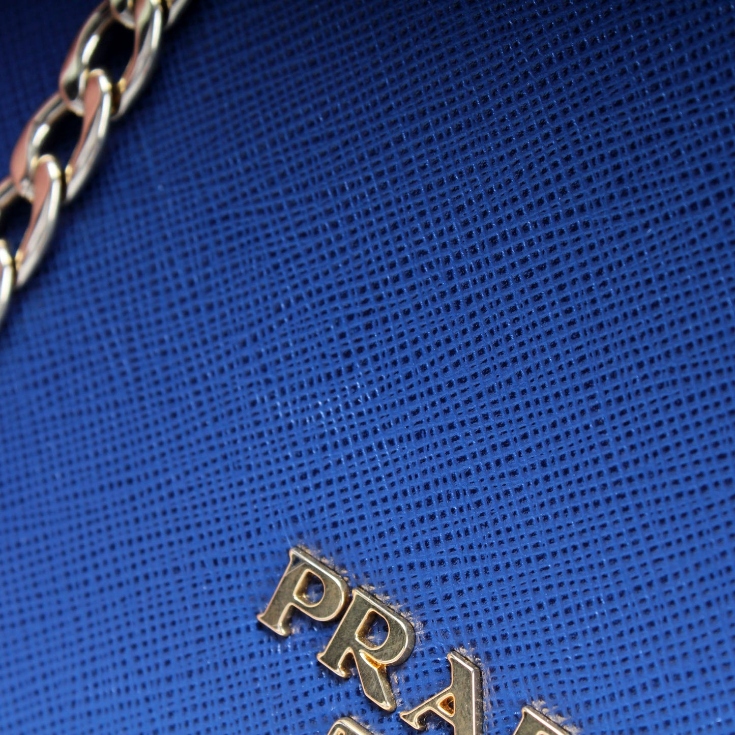 1BP006 Saffiano Lux Chain Wallet