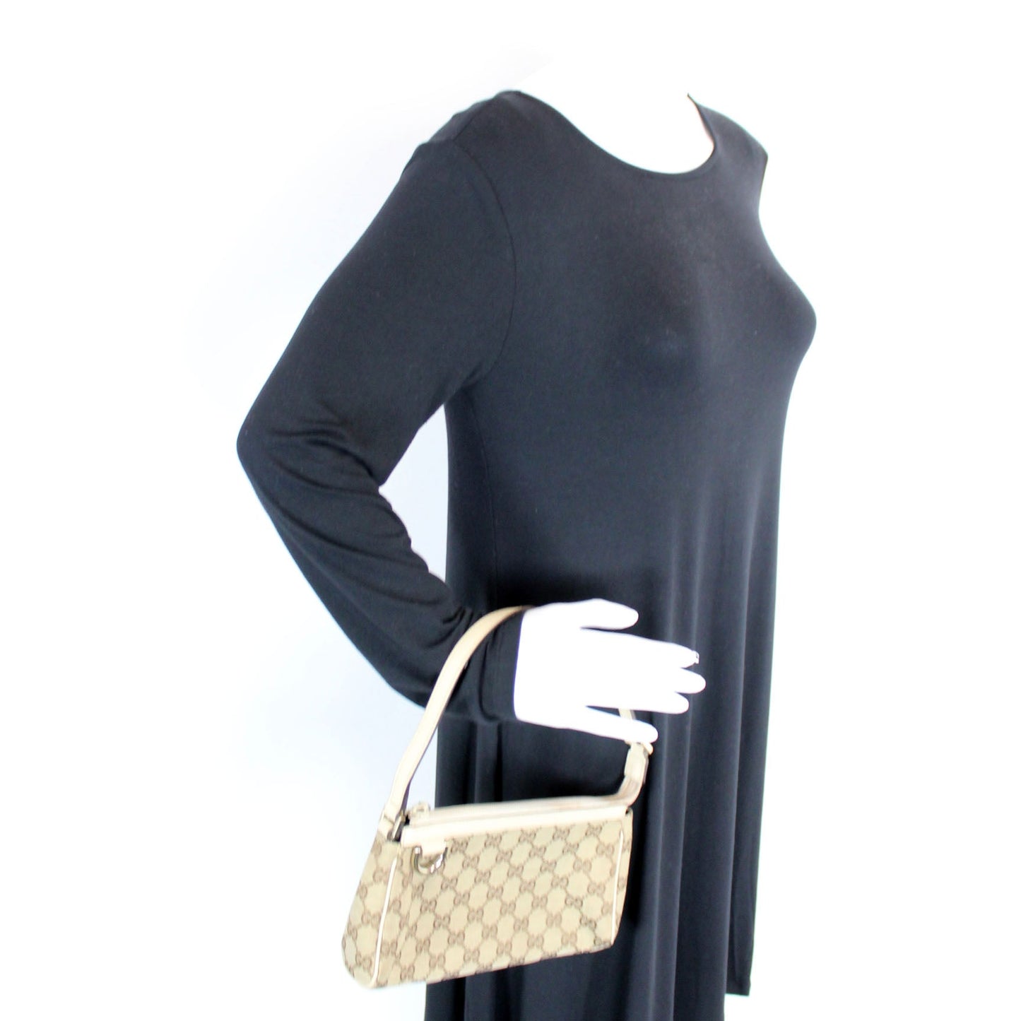 145750 GG Canvas D Ring Cosmetic Case