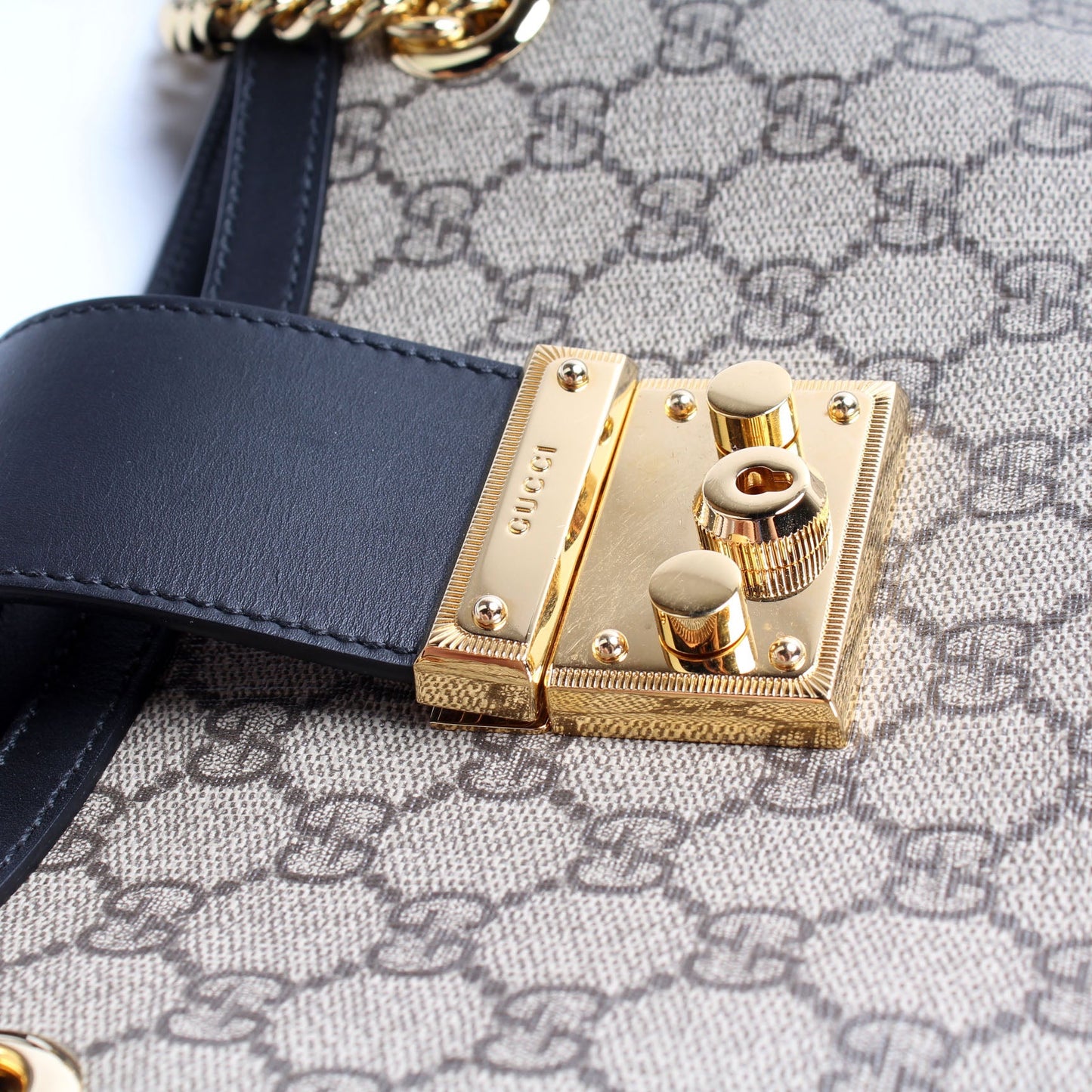 479197 Padlock GG Shoulder Medium
