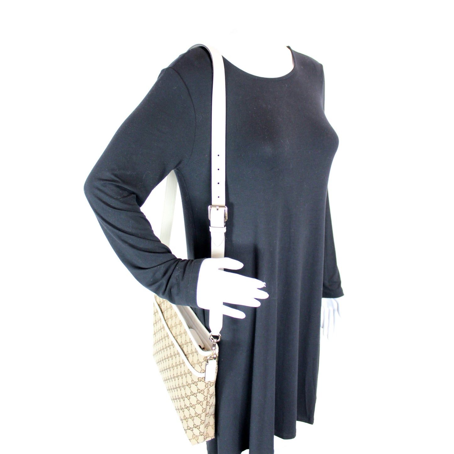 388924 GG Canvas Crossbody