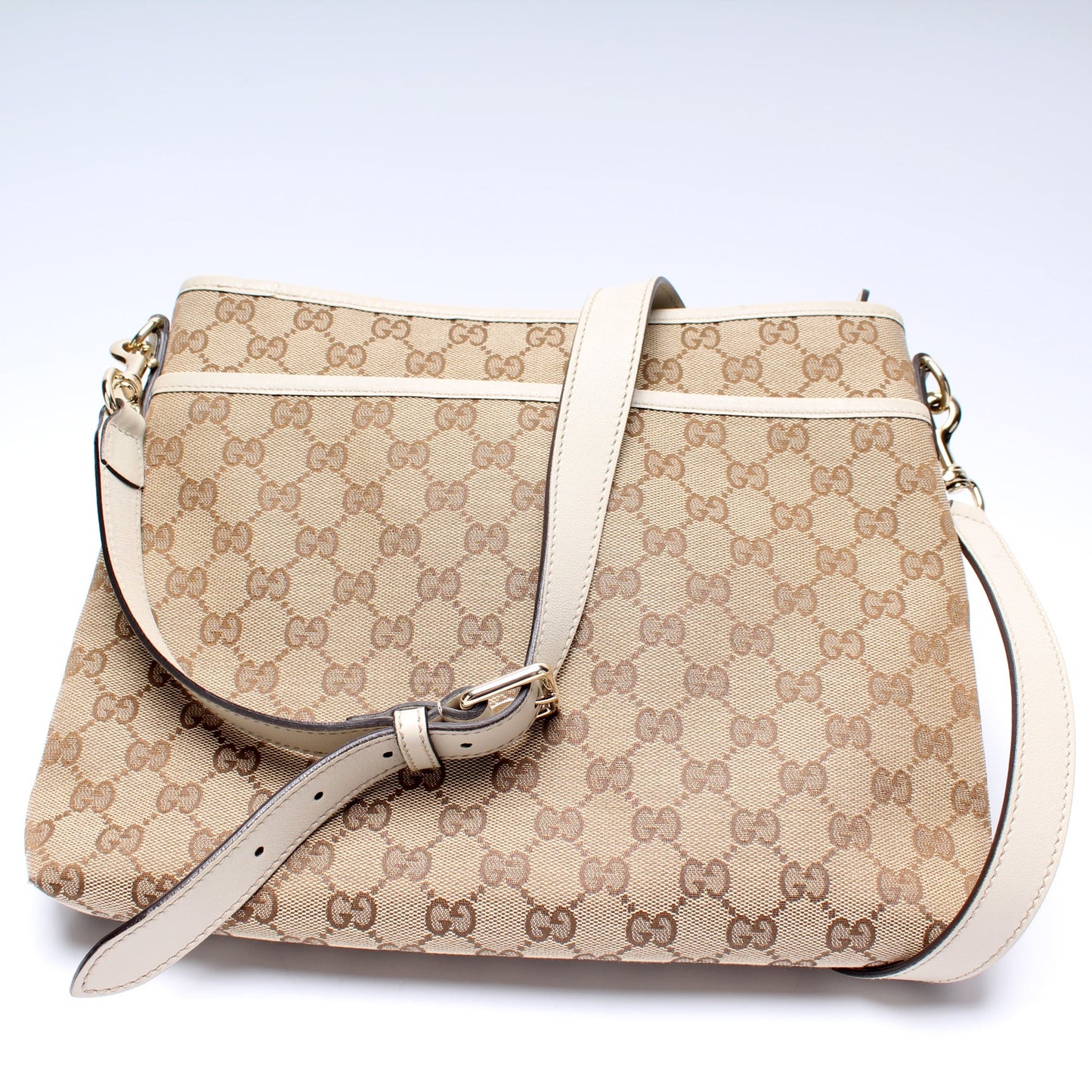 388924 GG Canvas Crossbody