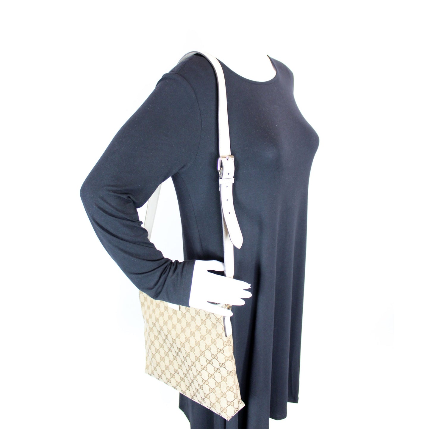 388924 GG Canvas Crossbody