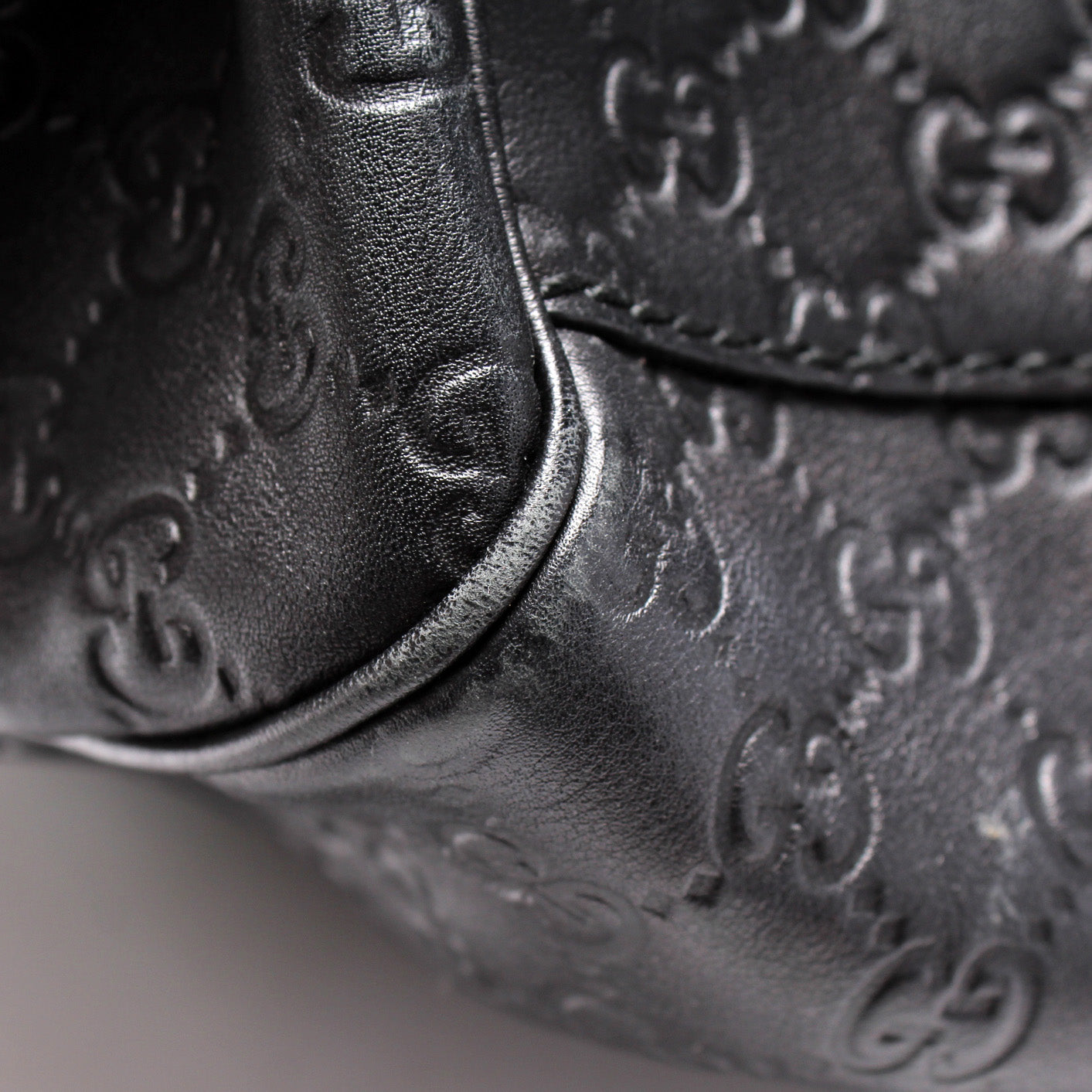 211944 Sukey GG Leather Medium