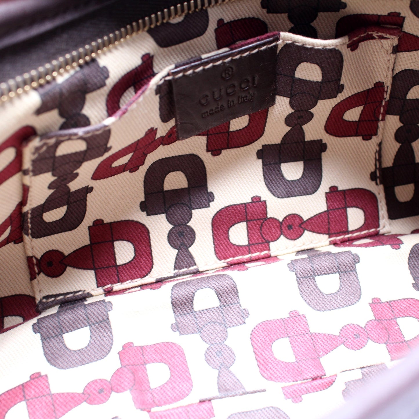 130939 GG Leather Abbey Pochette