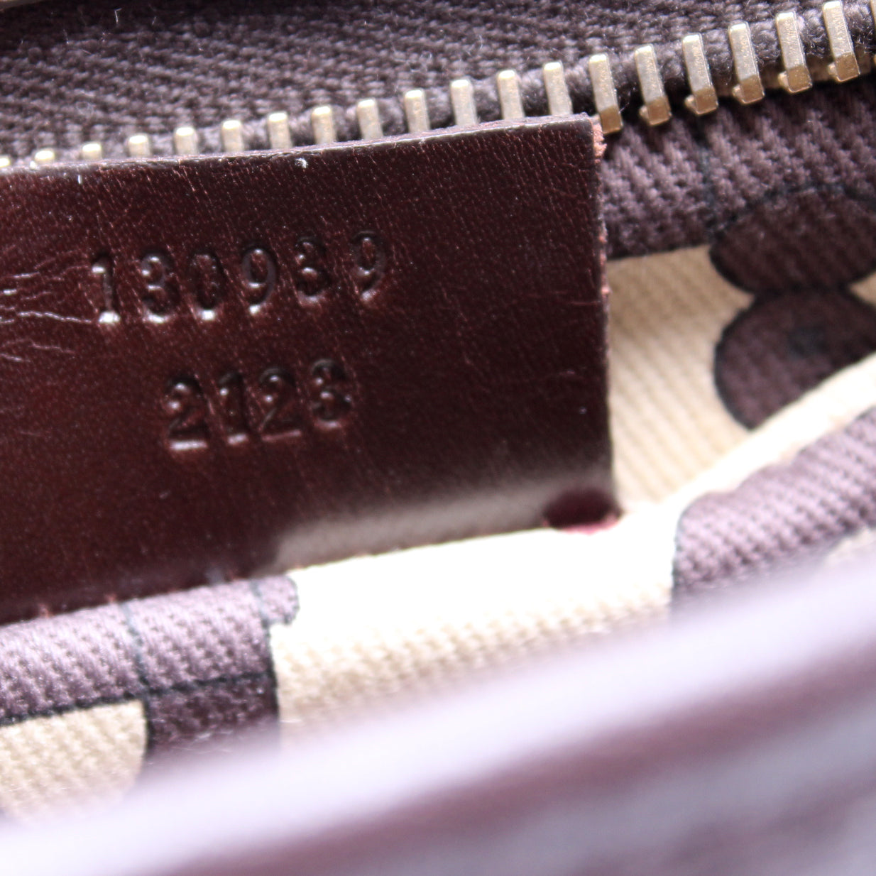 130939 GG Leather Abbey Pochette