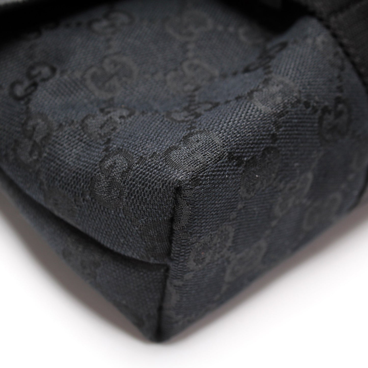 131236 GG Canvas Small Buckle Belt Bag