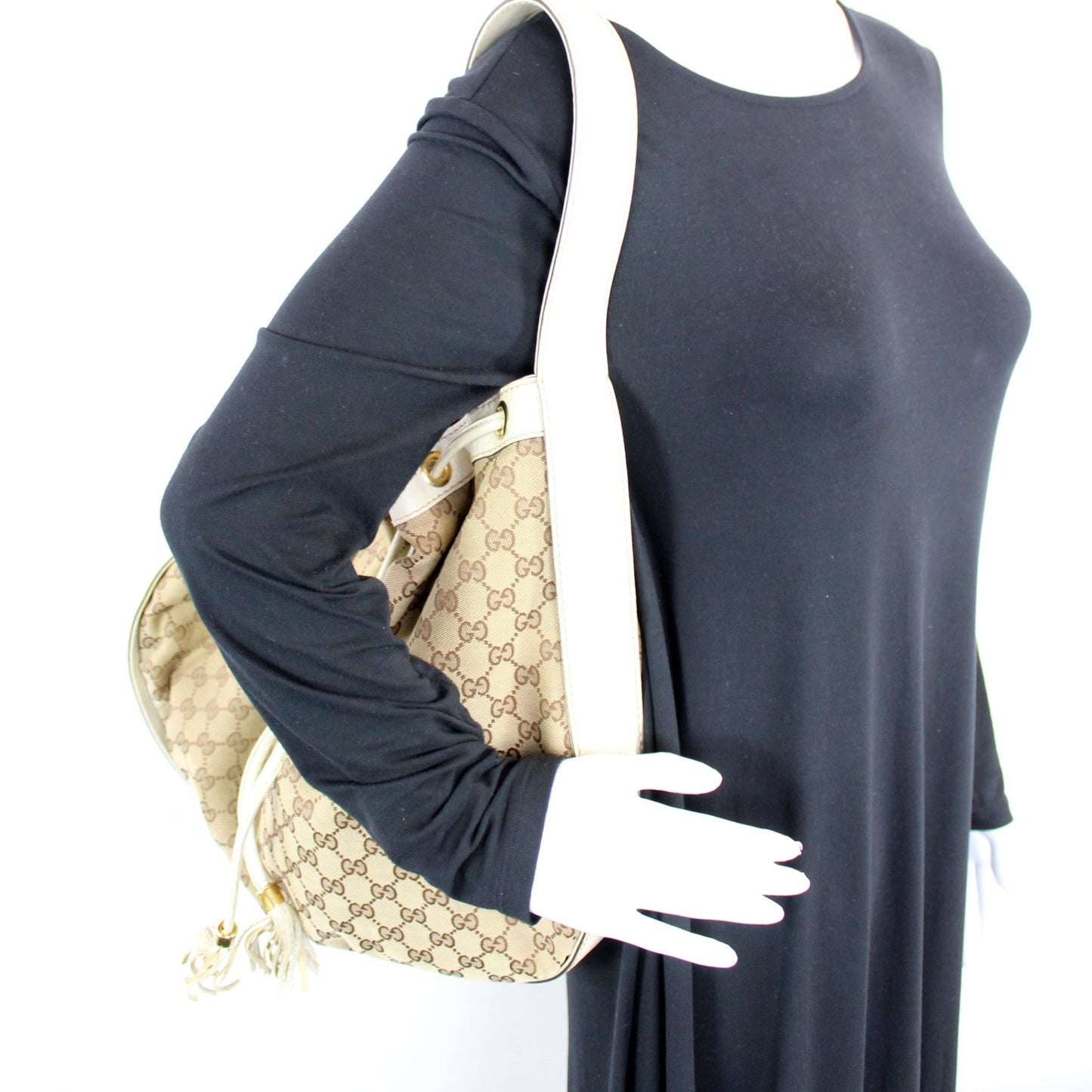 223951GG Canvas Interlocking Icon Drawstring Hobo