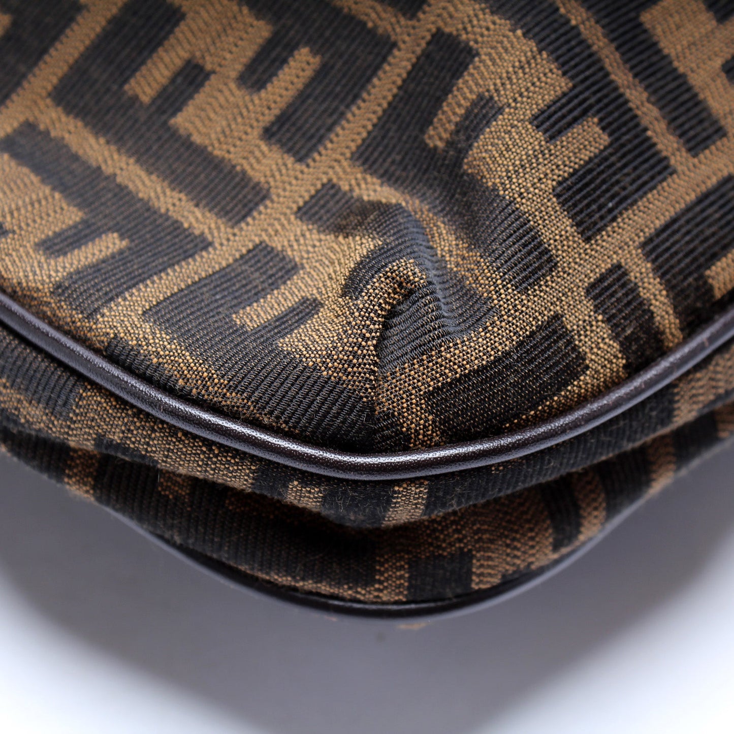 8BT190 Zucca Chef Crossbody
