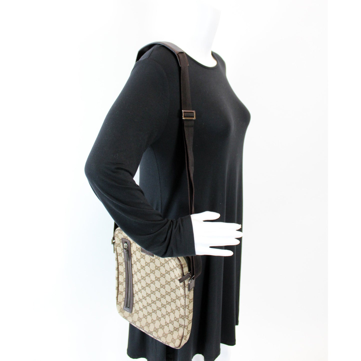 122760 GG Canvas Crossbody