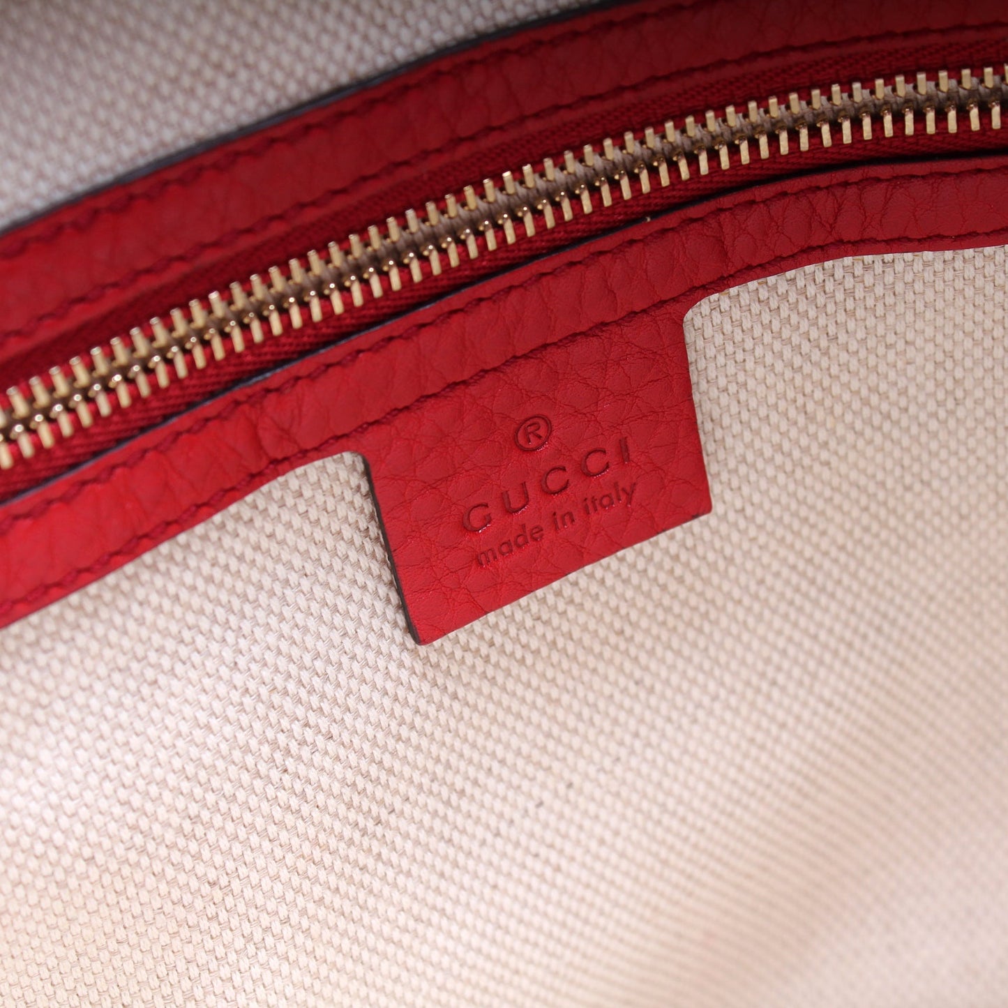 369176 Soho Crossbody