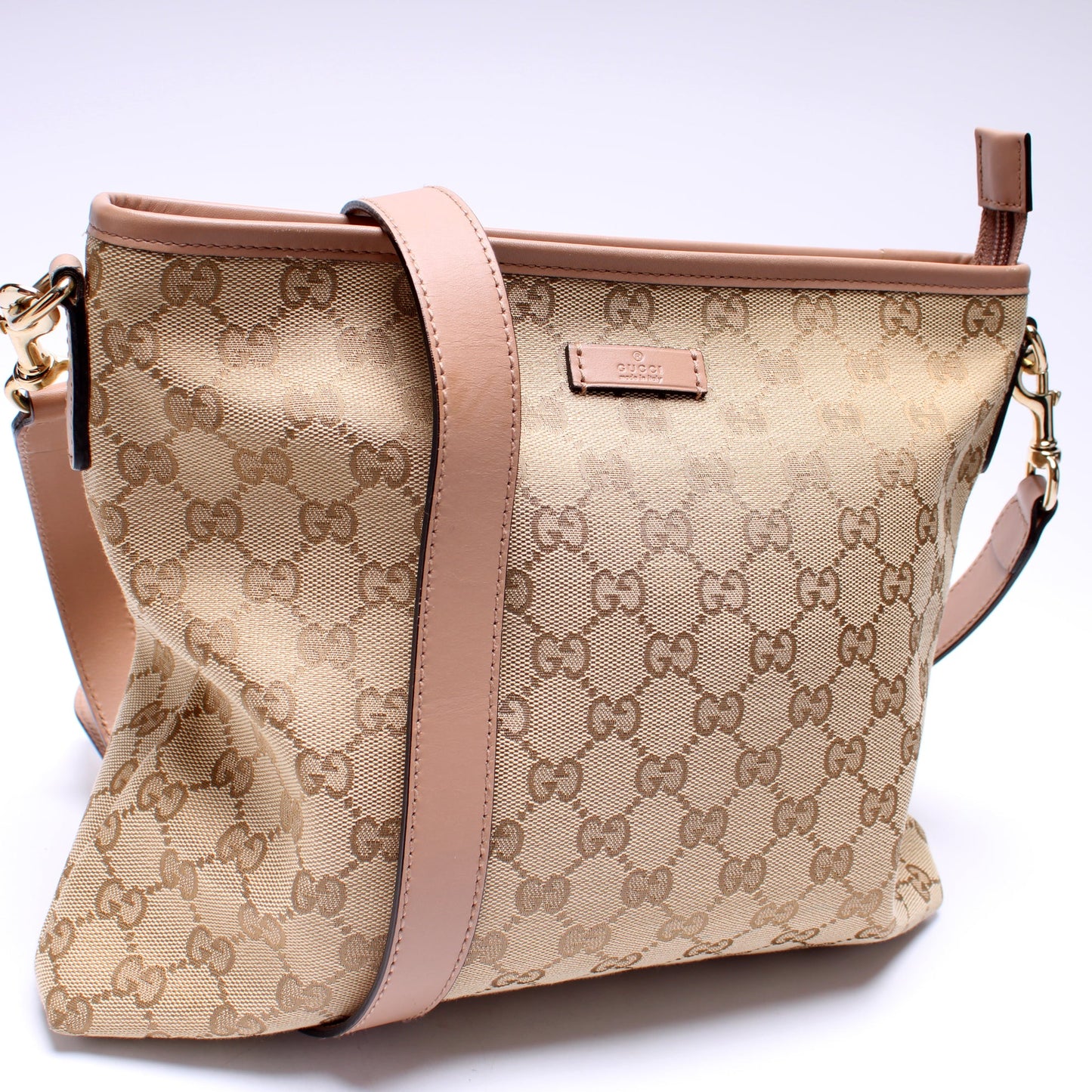 388924 GG Canvas Crossbody