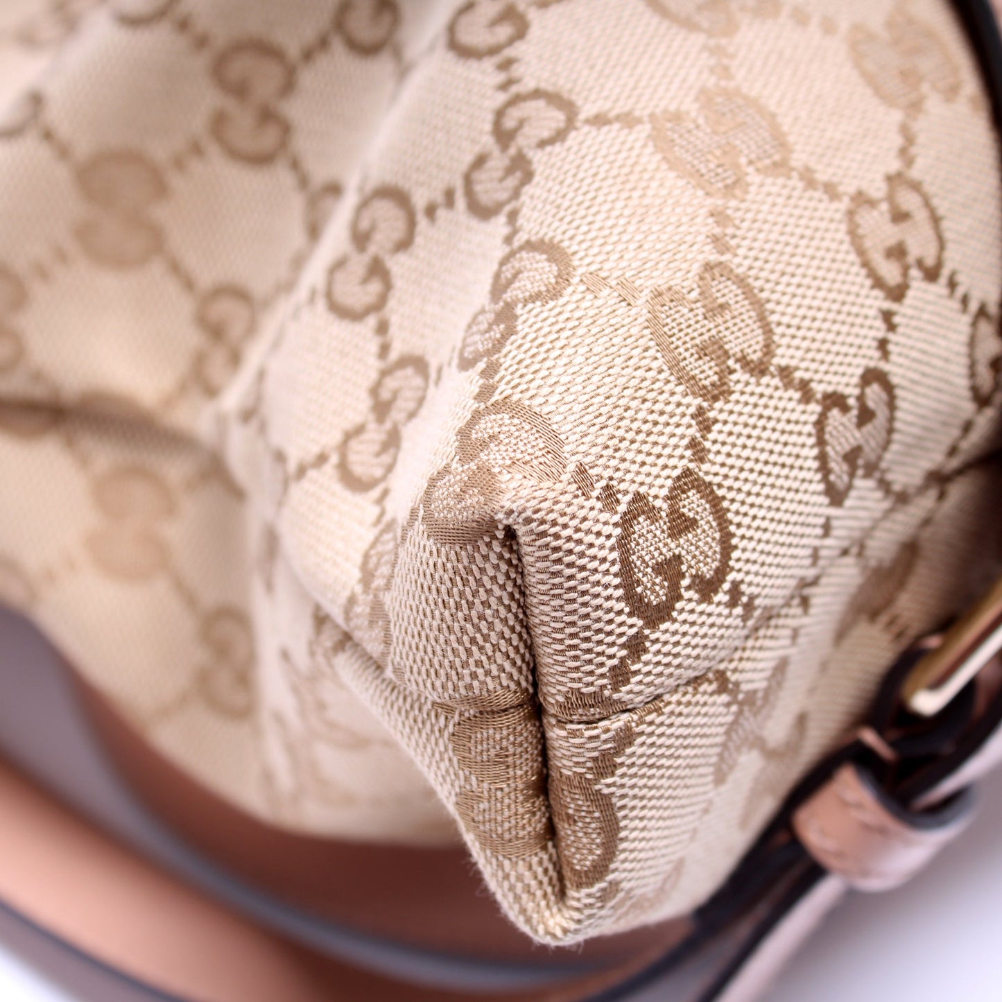 388924 GG Canvas Crossbody