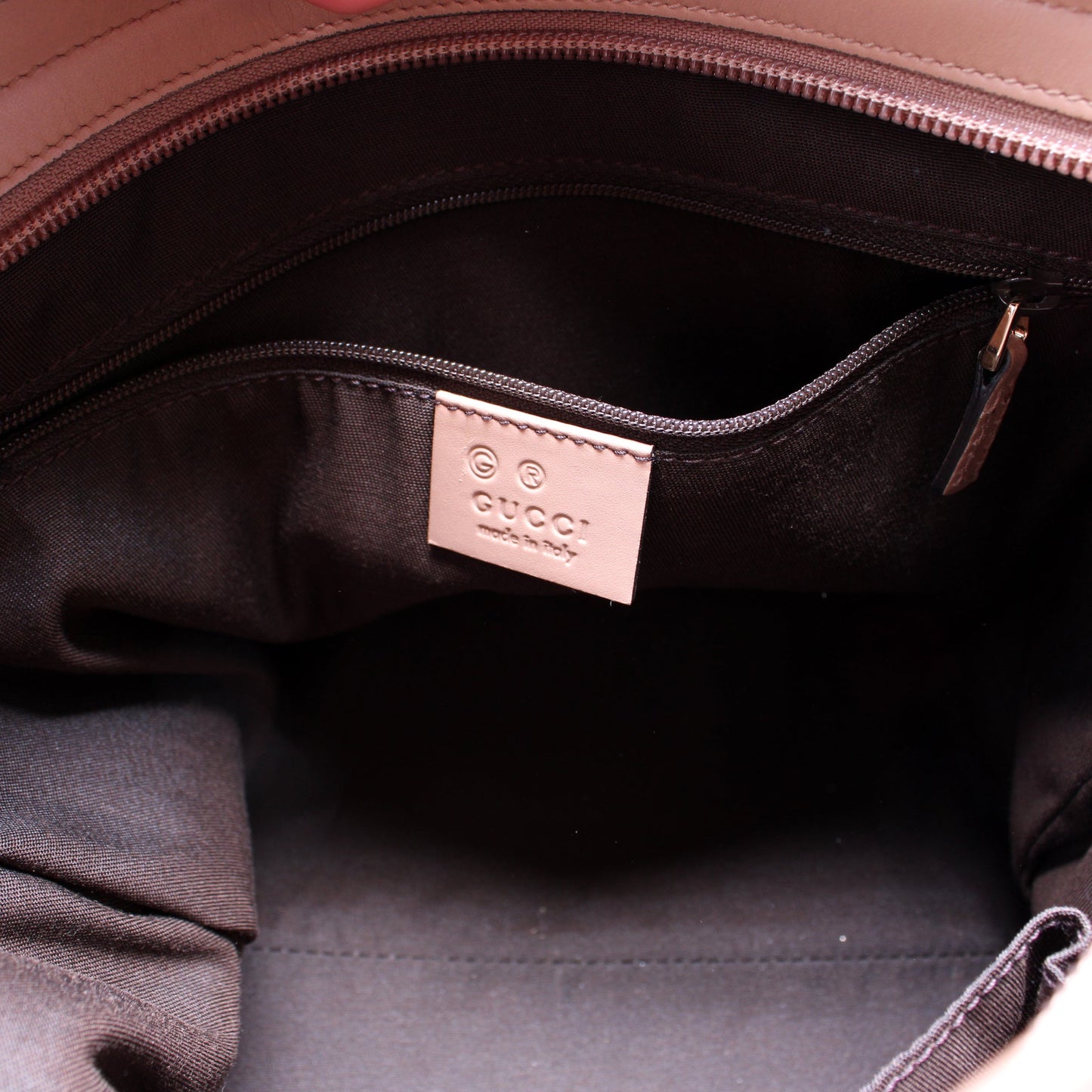 388924 GG Canvas Crossbody