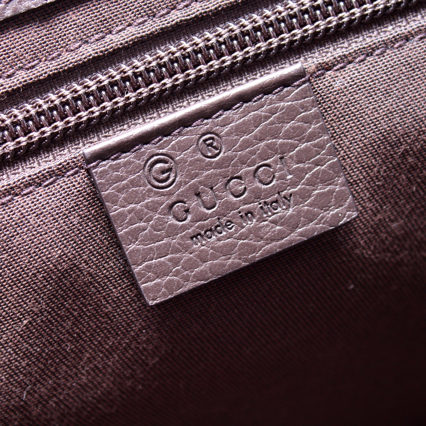 449172 GG Canvas Messenger