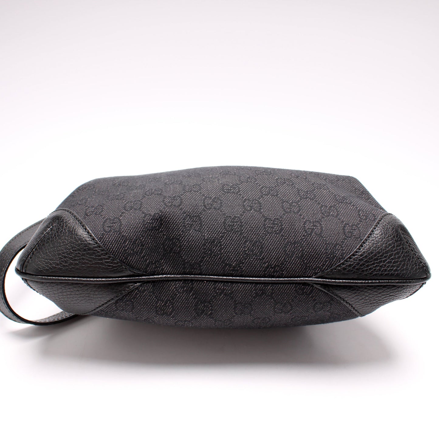 196140 GG Canvas Shoulder Bag