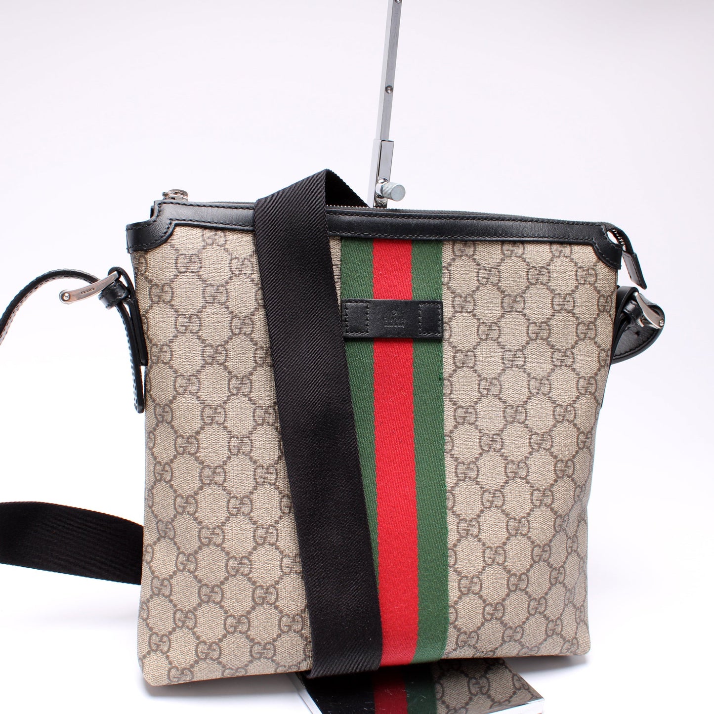 387111 GG Supreme Web Messenger