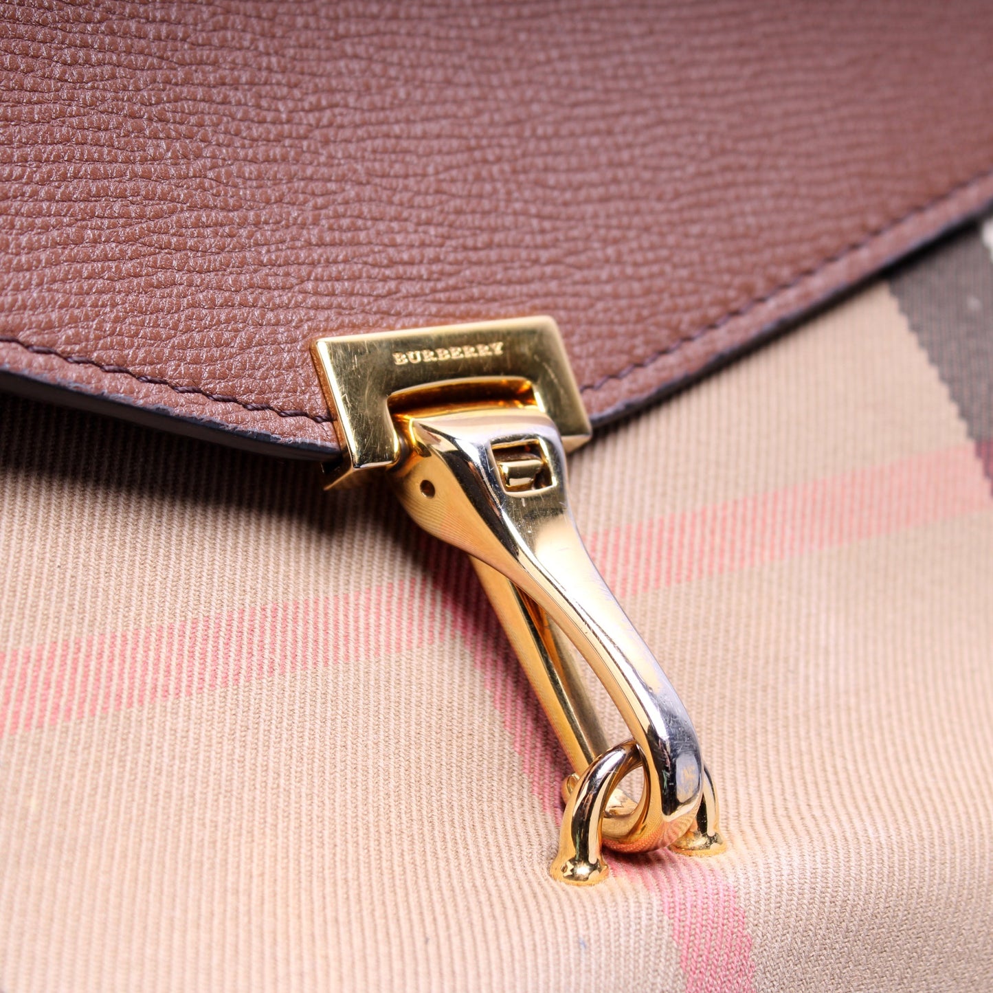 3980825 Macken House Check Crossbody
