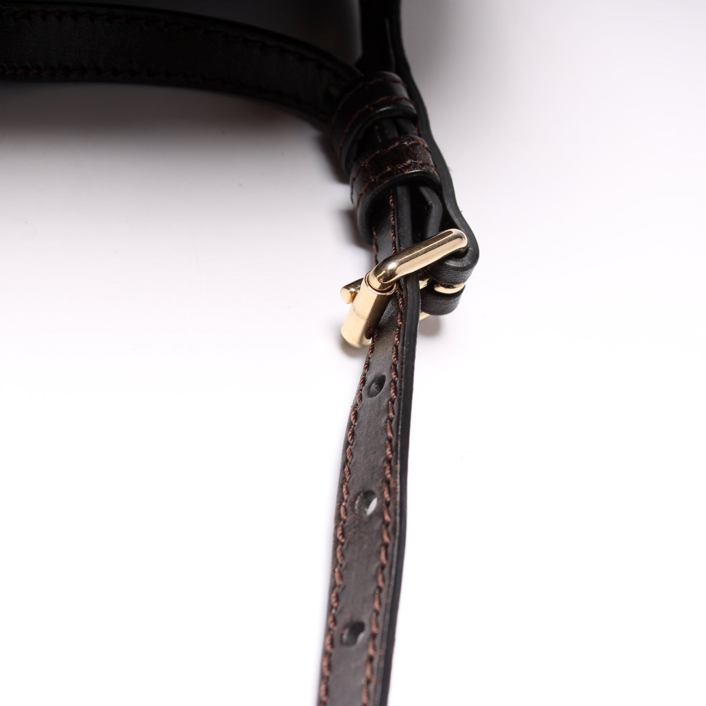 3801199 Willenmore Leather Shoulder Bag