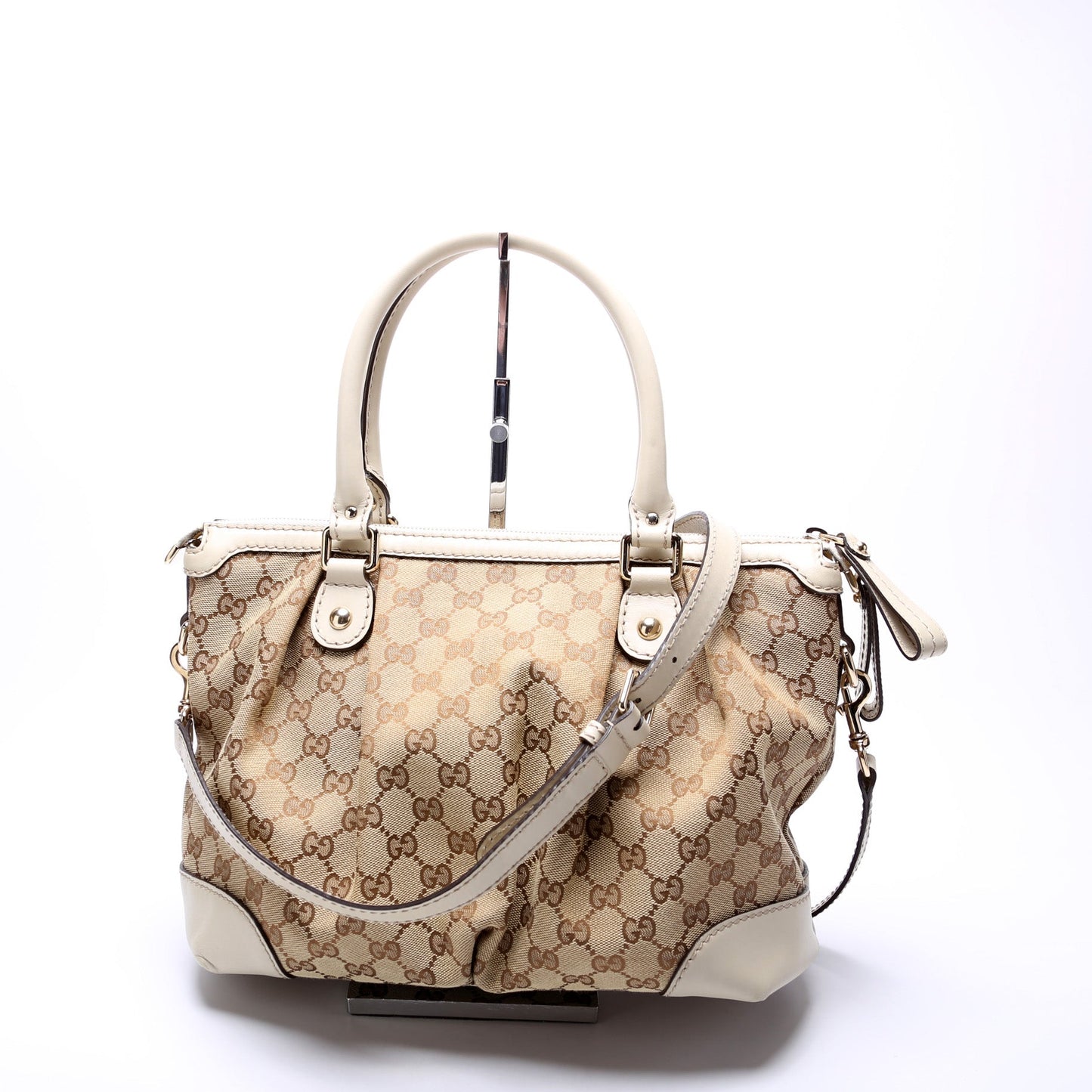 247902 GG Canvas Sukey Satchel
