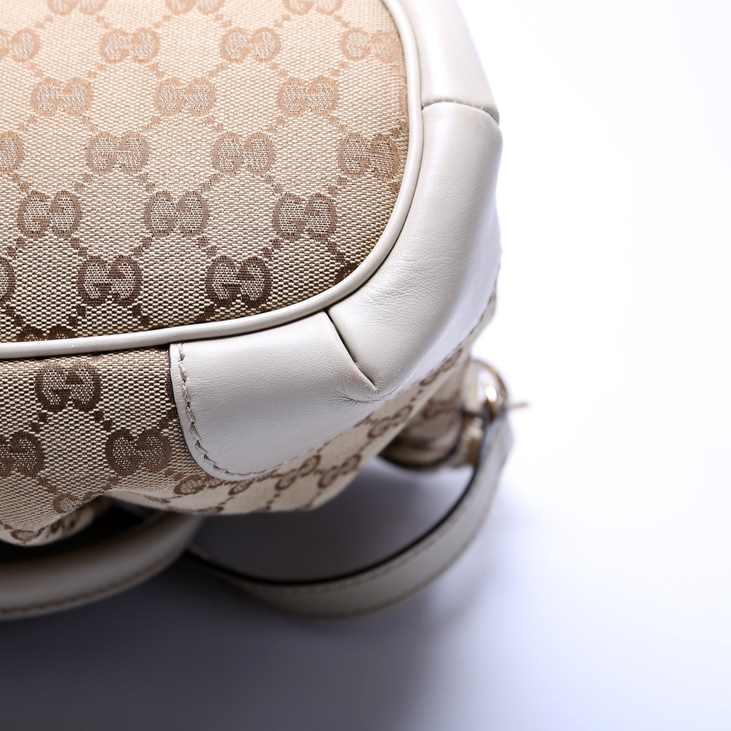 247902 GG Canvas Sukey Satchel