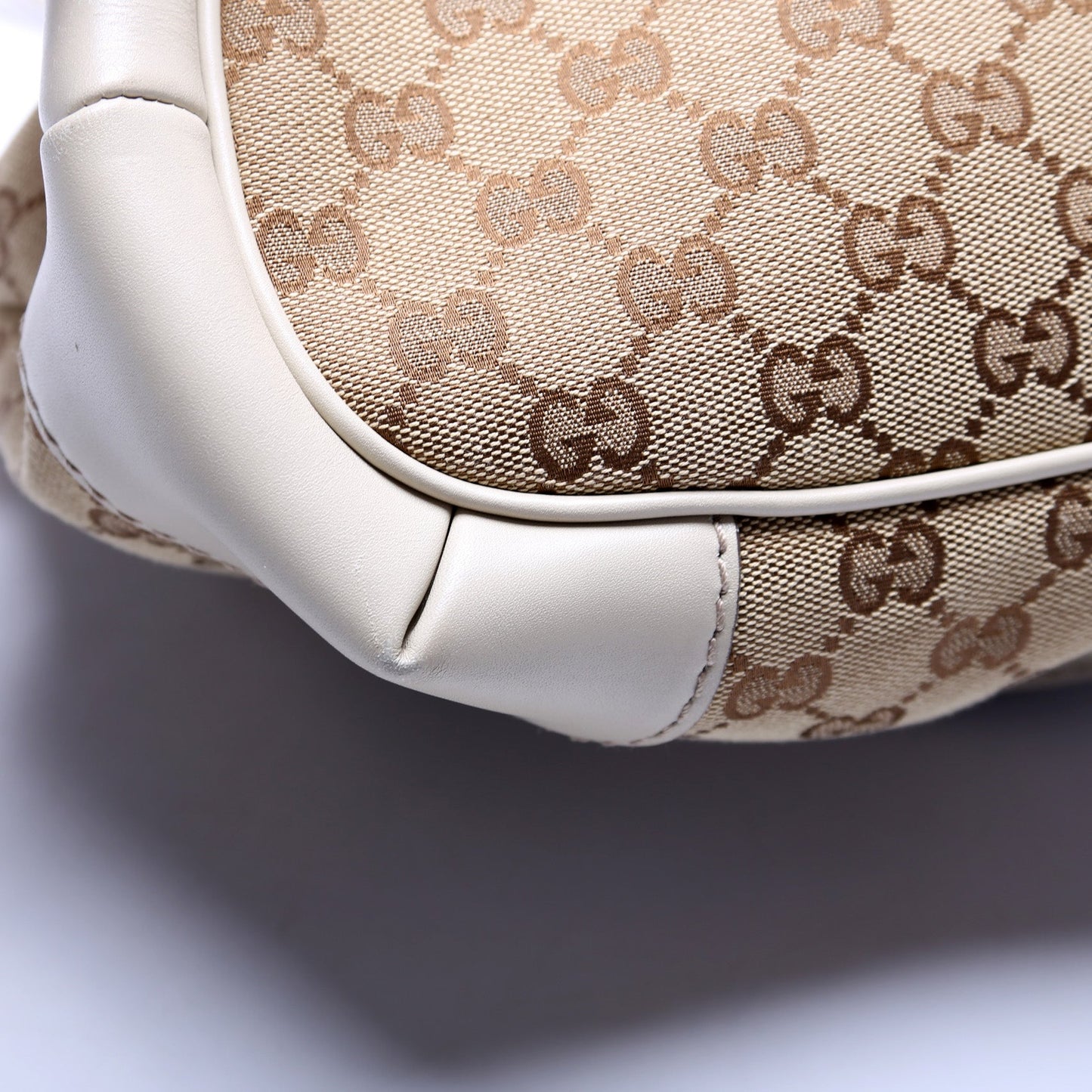 247902 GG Canvas Sukey Satchel