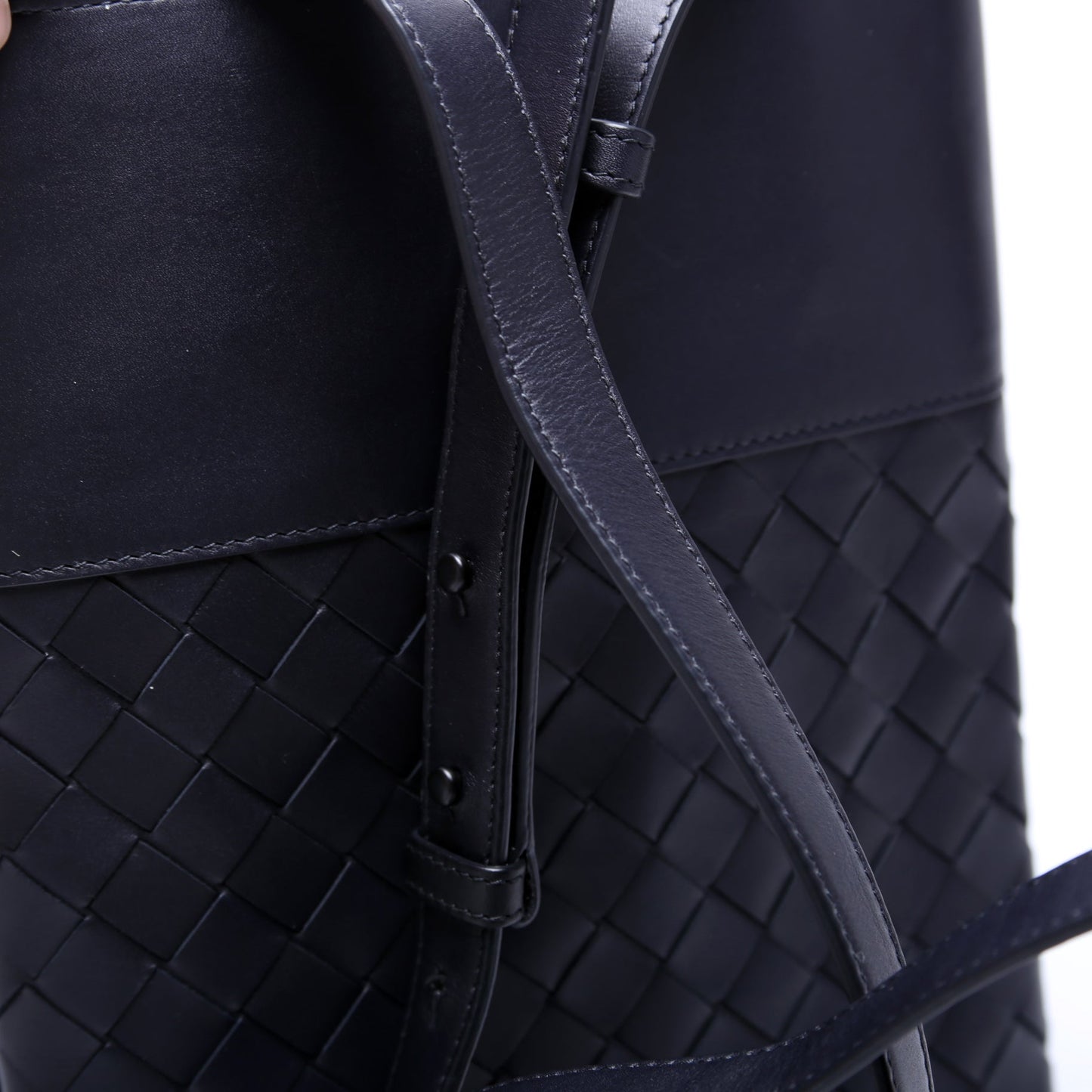 Intrecciato VN Crossbody Messenger