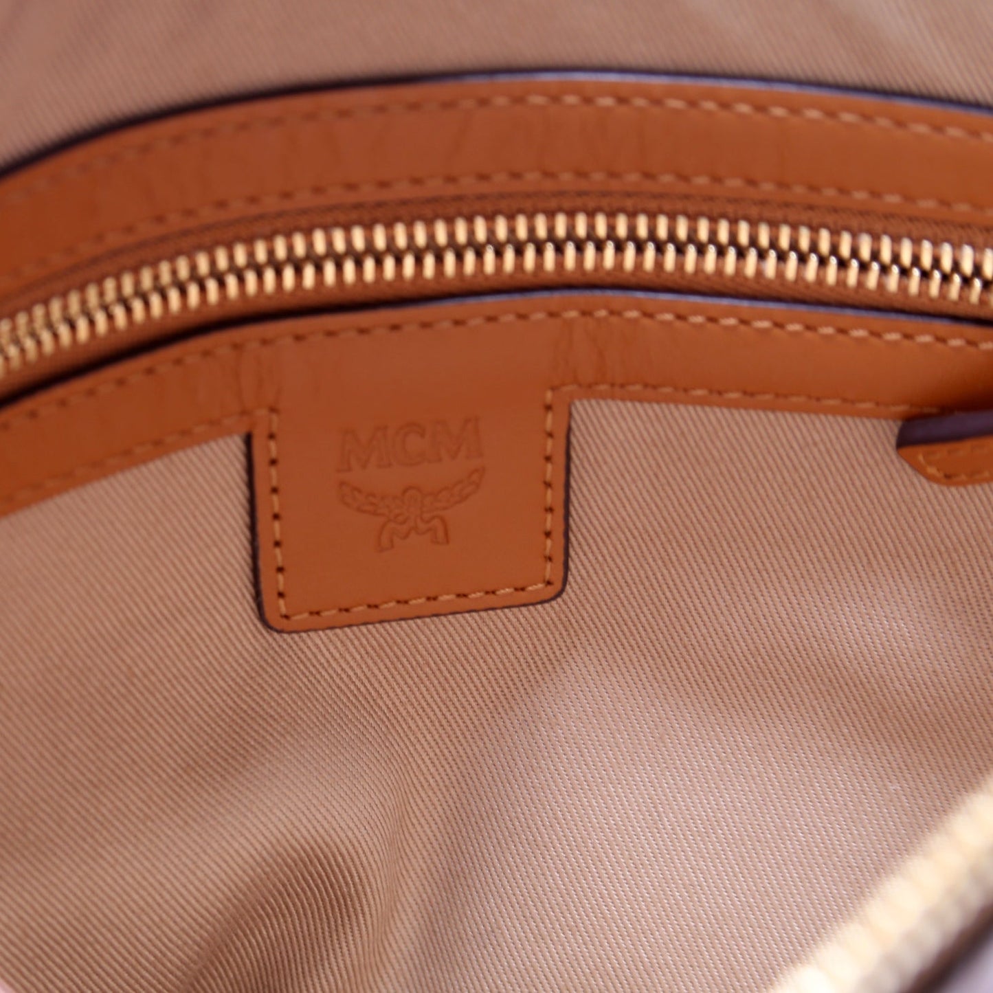 Visetos Pouch Crossbody