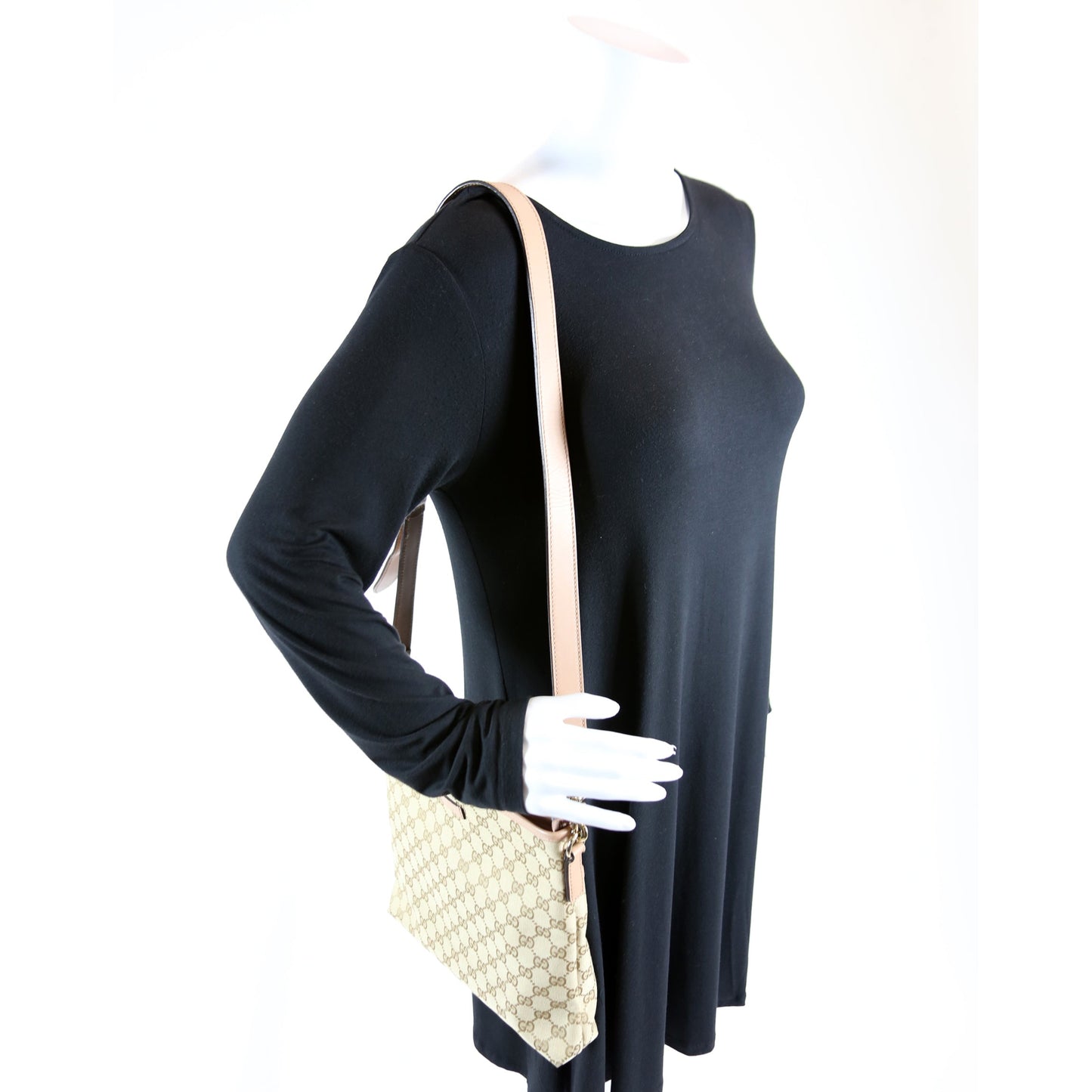 388924 GG Canvas Crossbody